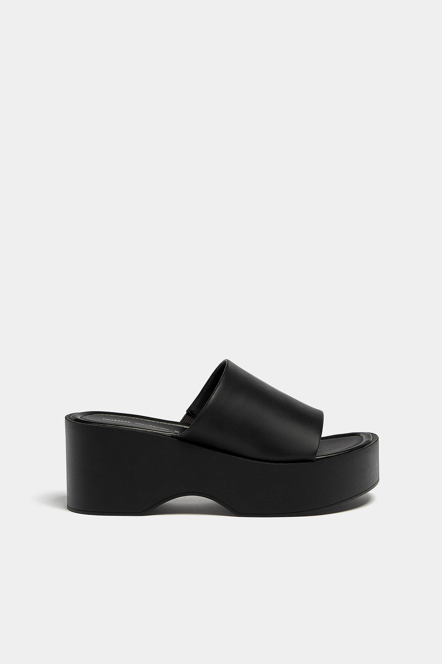 Sandália mule com plataforma - preta