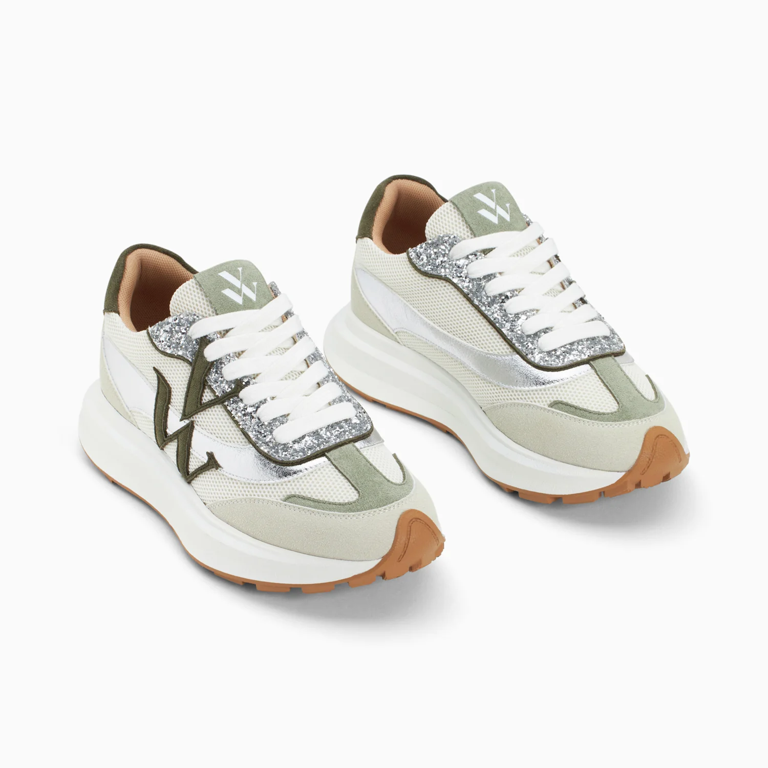 Sneakers-Baskets monogramme Inès kaki et argent à semelle oversize