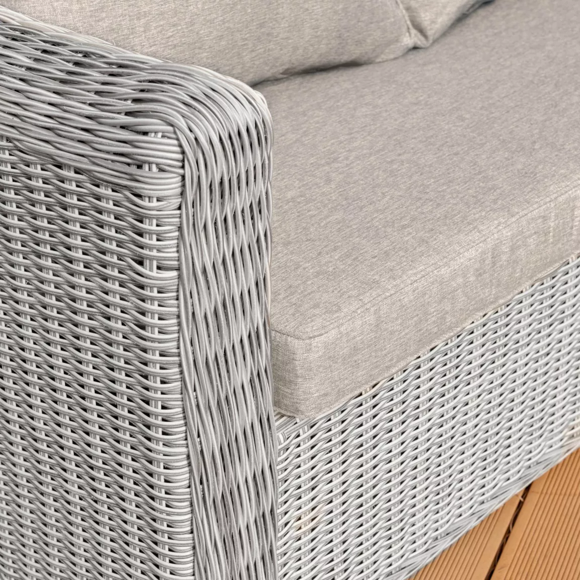 Salon de jardin en résine tressée 4 places 4 pcs Calvi Gris et taupe