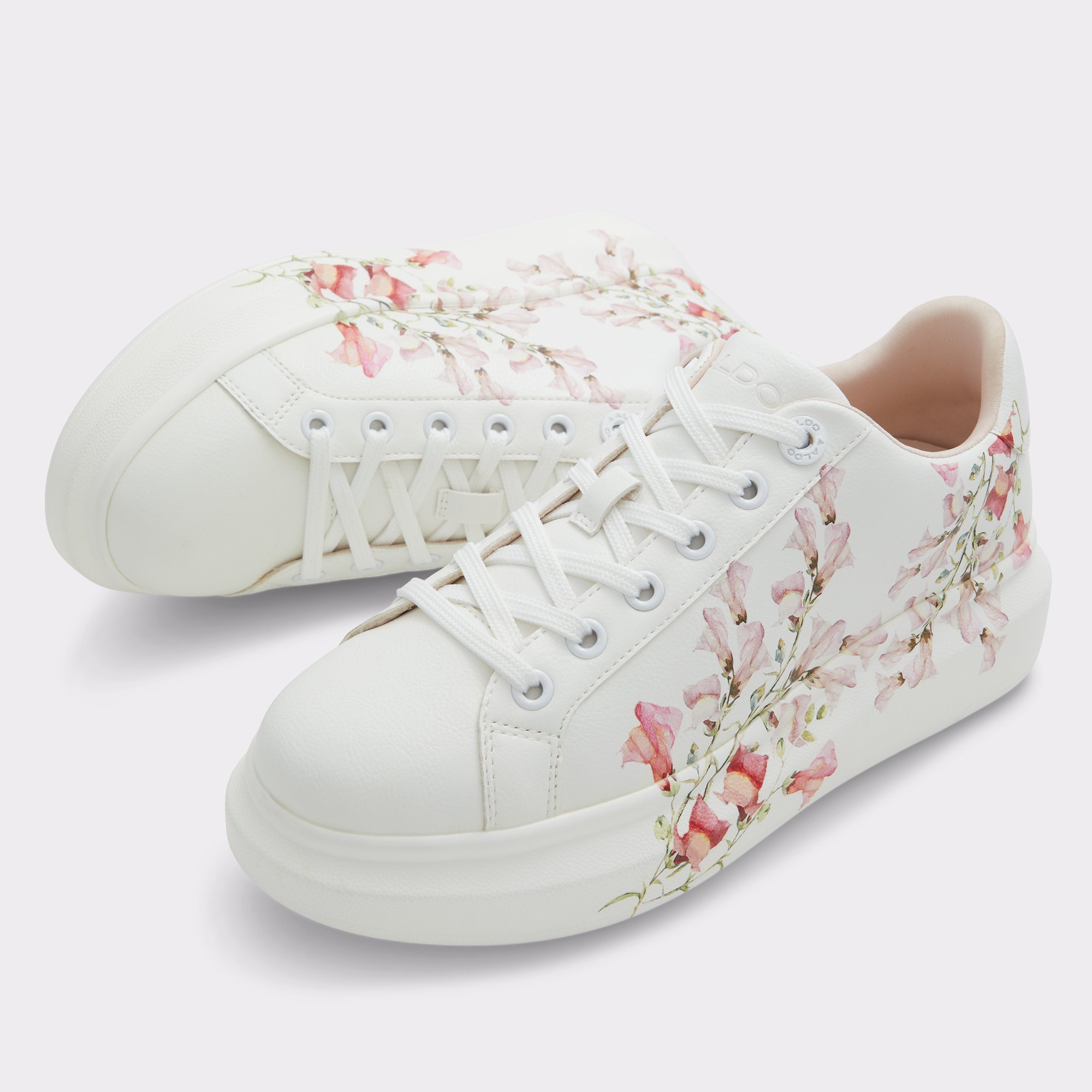 Peono White Women Low top sneakers