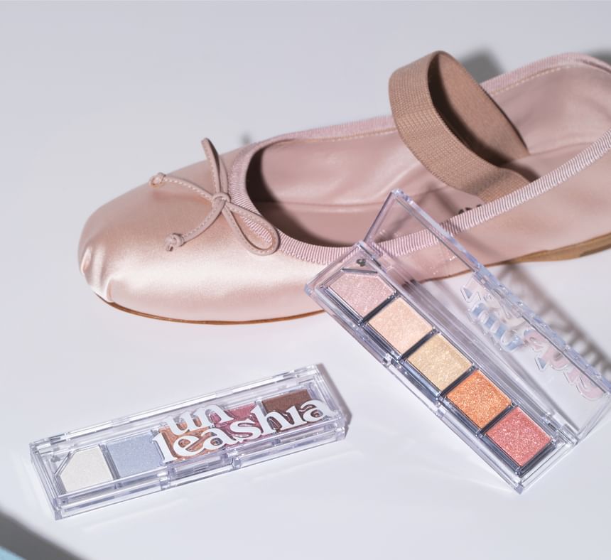 UNLEASHIA - Mood Shower Face Palette Highlighter Versie - 2 Soorten