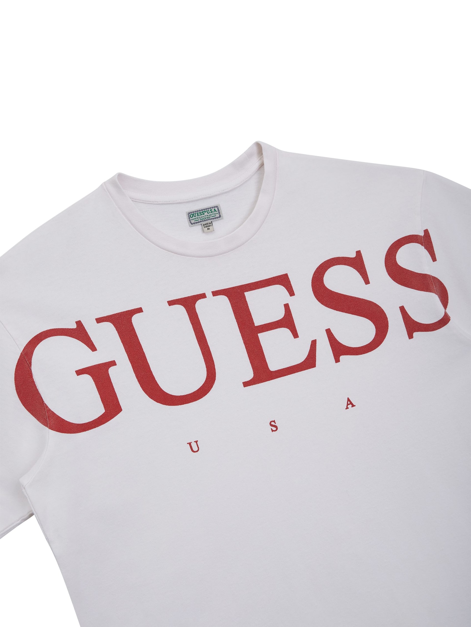 Camiseta com logo transversal