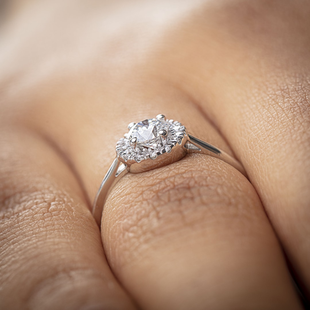 Verlobungsring 750/18 K Weissgold mit Diamanten 0.64 ct H/si