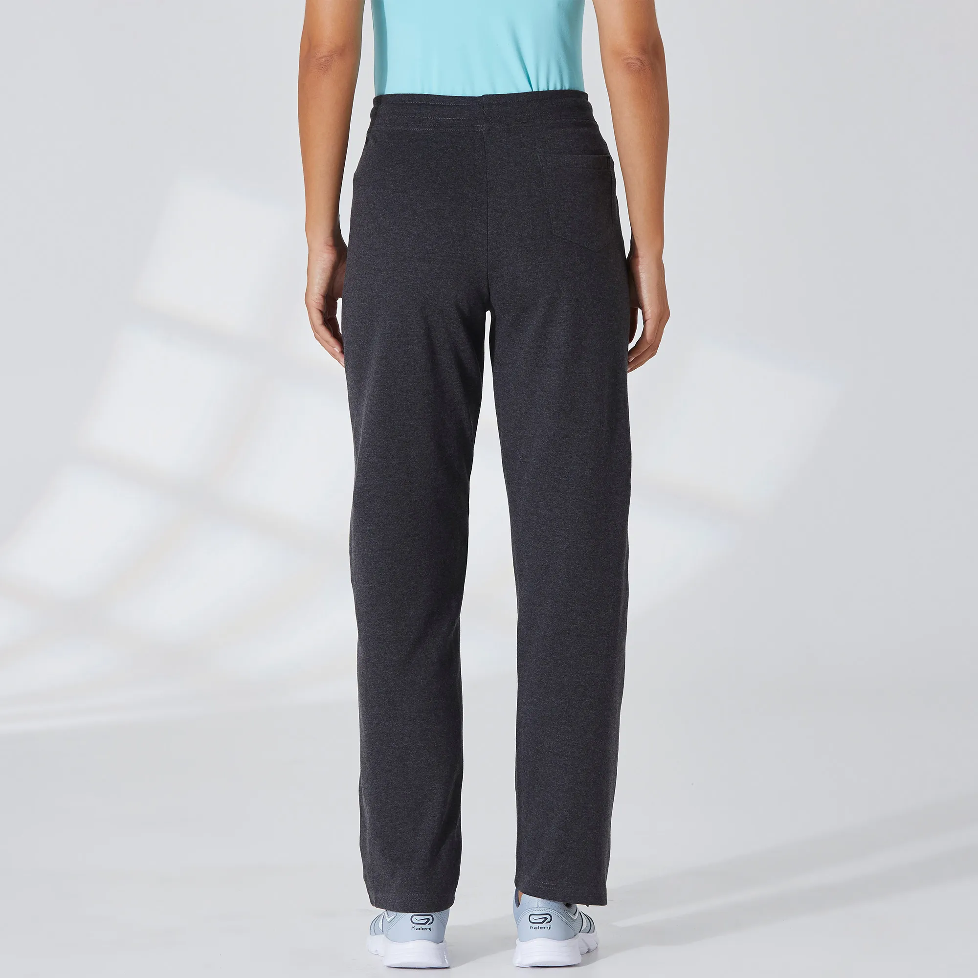 Damen-Wellnesshose mit aufgenähten Taschen