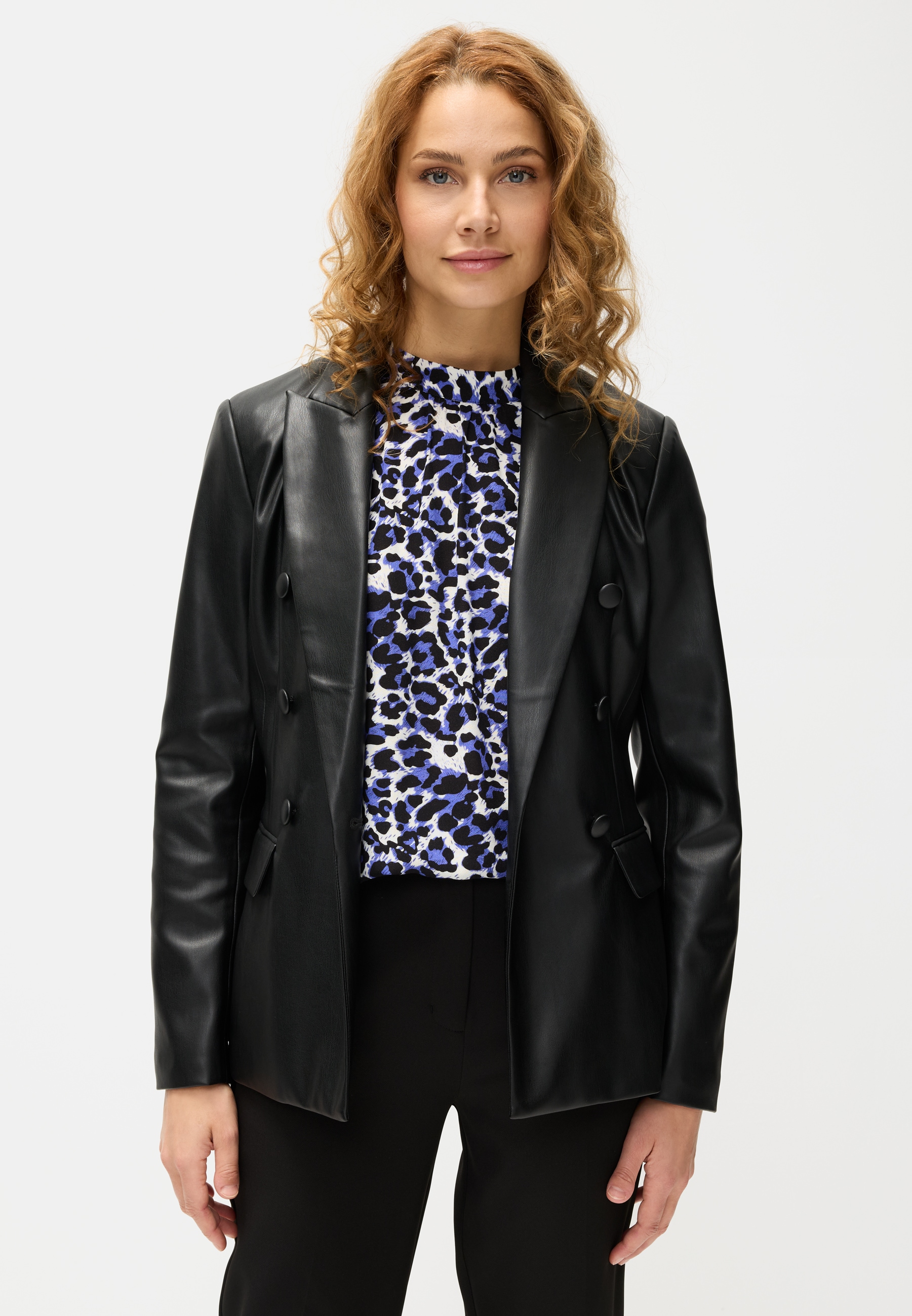 LASCANA Kurzarmbluse , mit Alloverdruck, Damenbluse, sportlich elegant