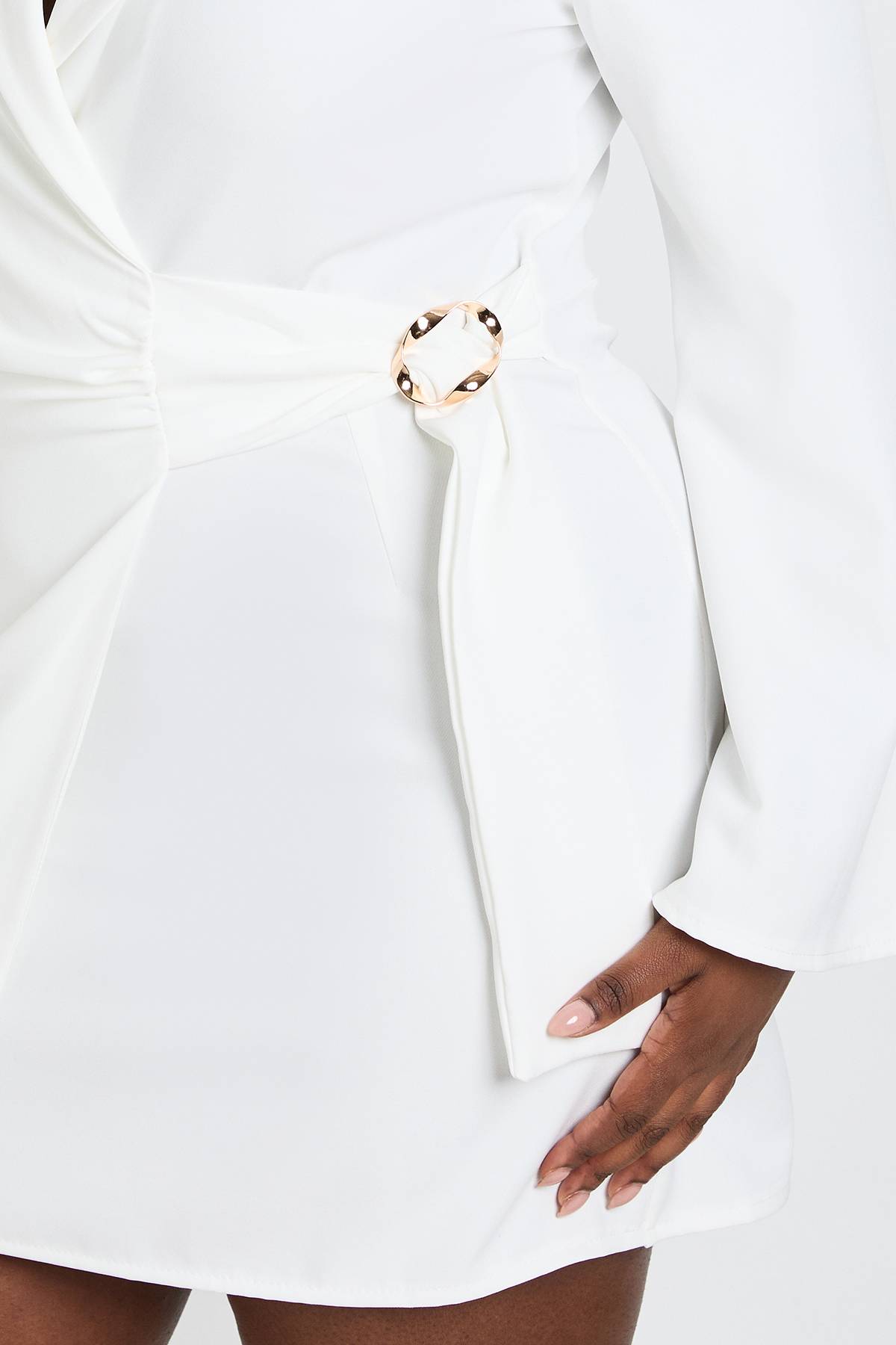 boohoo Robe Blazer Cintrée Grande Taille Avec Détail Boucle Et Ceinture À Nouer À La Taille