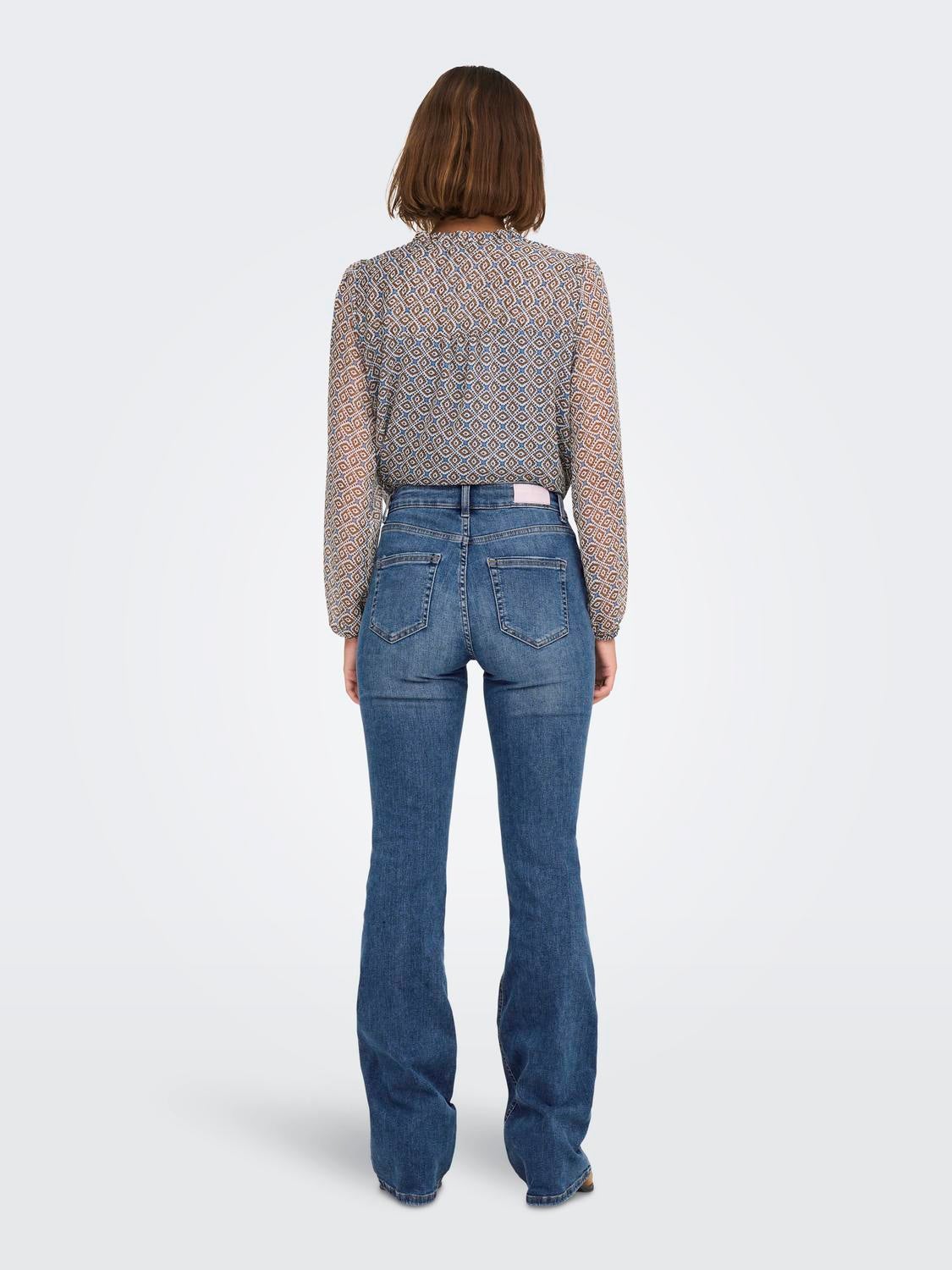 ONLBLUSH Mittlere Taille Ausgestellt Jeans Medium Blue Denim