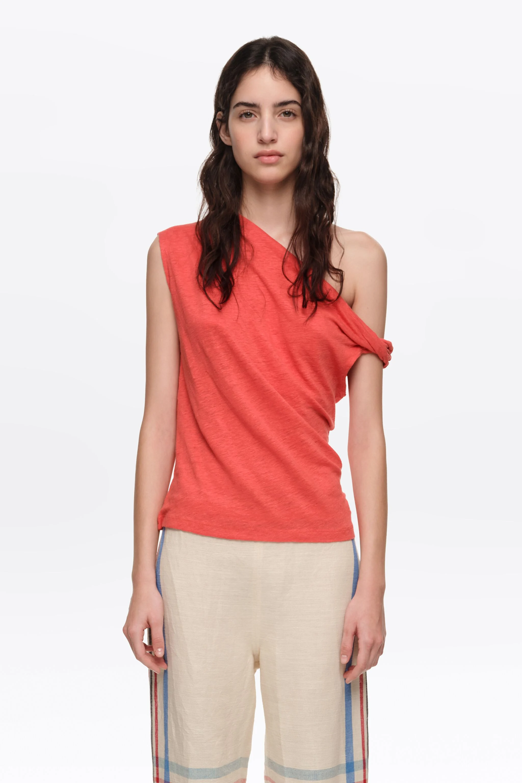 Blusa de linho coral com decote em nó