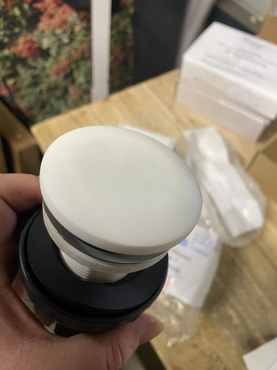 SCHADEMODEL: Zaro ruimtebesparende sifon met solid surface clickwaste mat wit