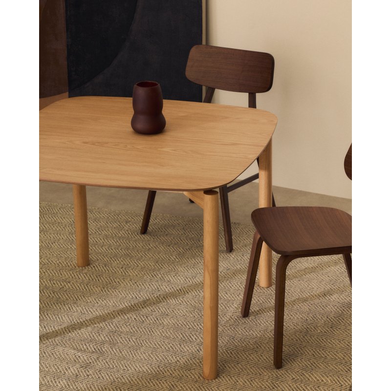 Table carrée Indara en placage de frêne avec finition naturelle 100 x 100 cm