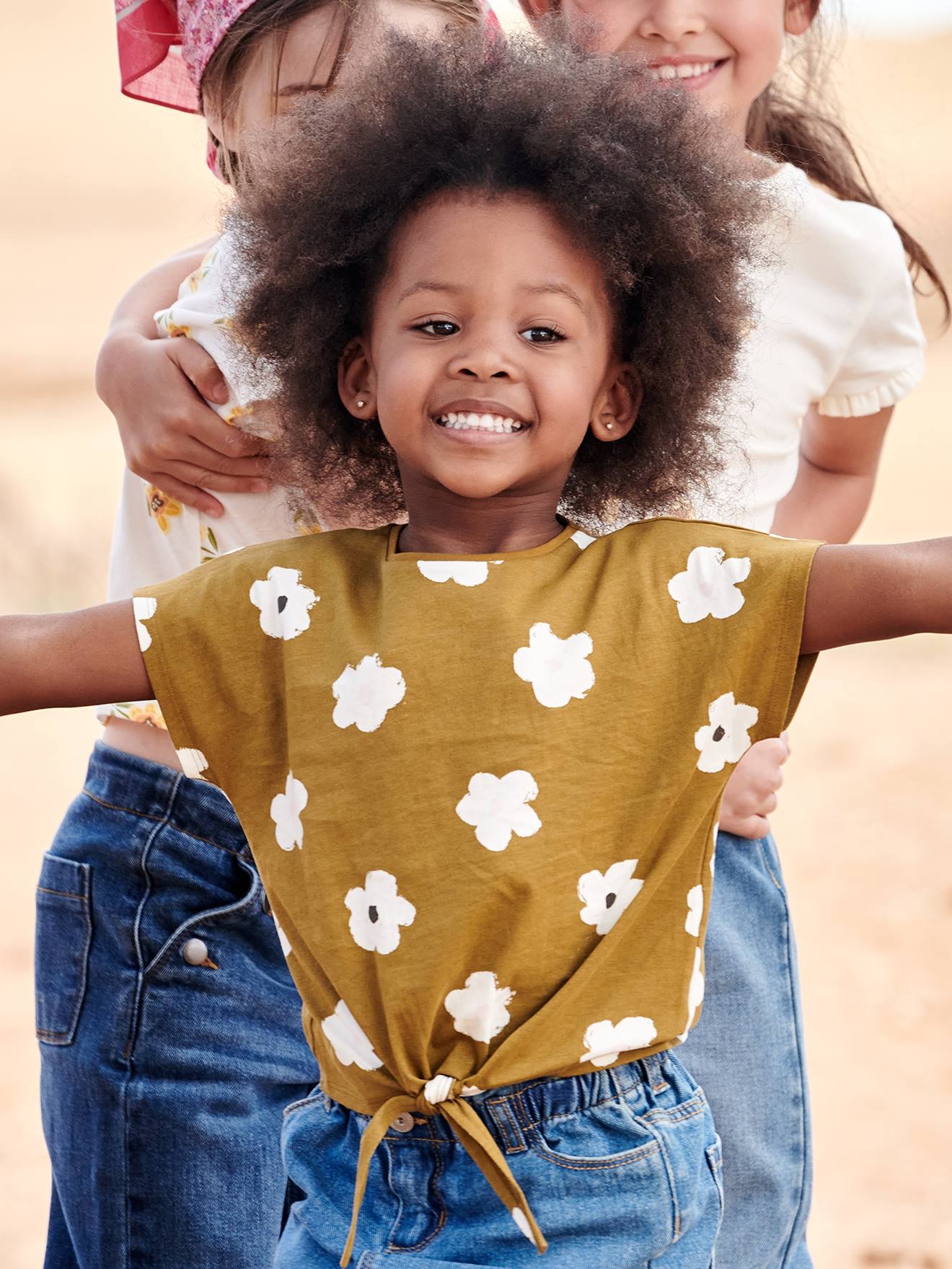 Camiseta estampada com laço elegante, para meninas, cor off-white
