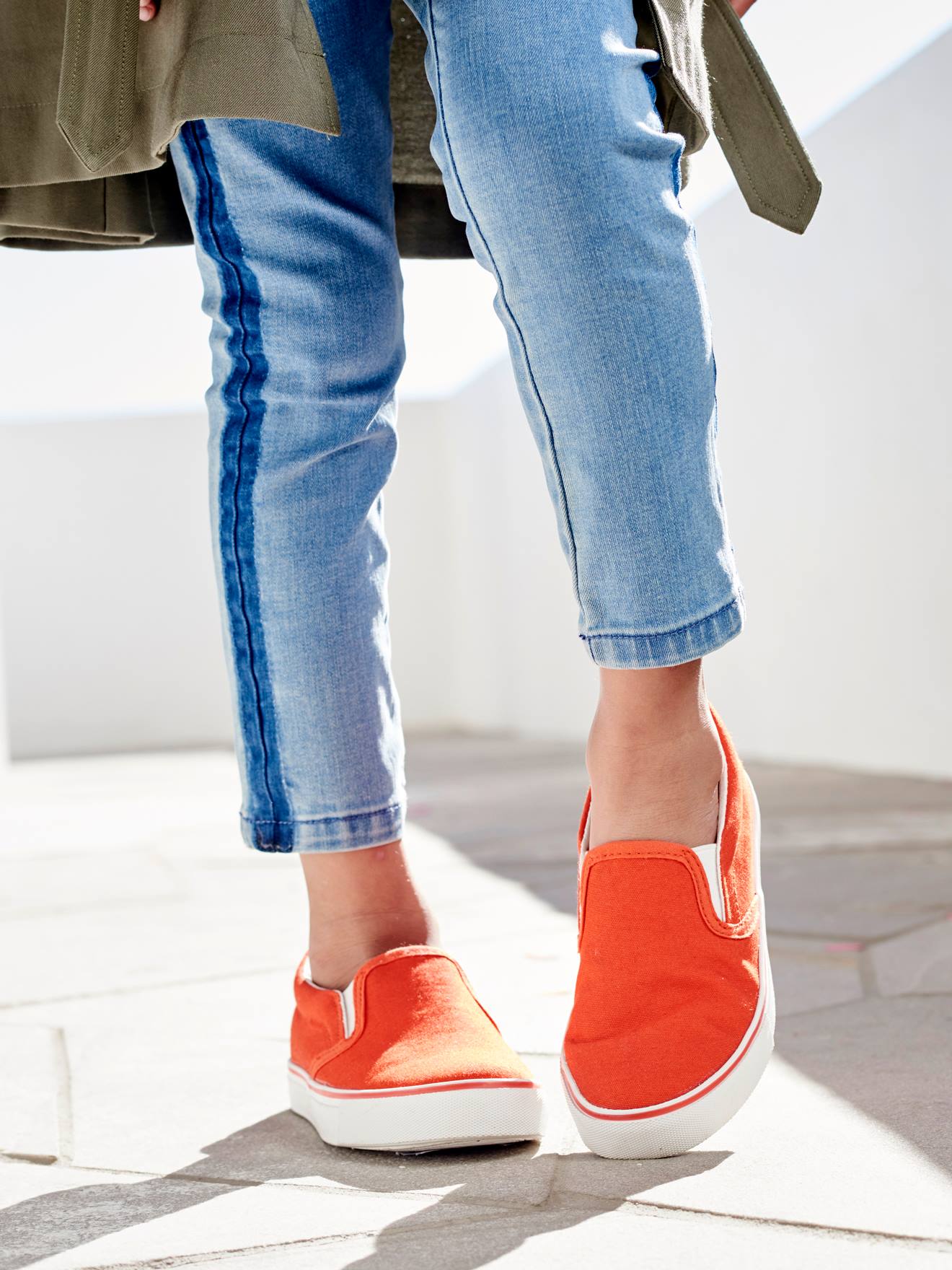 Tênis slip-on feminino, vermelho vivo, liso