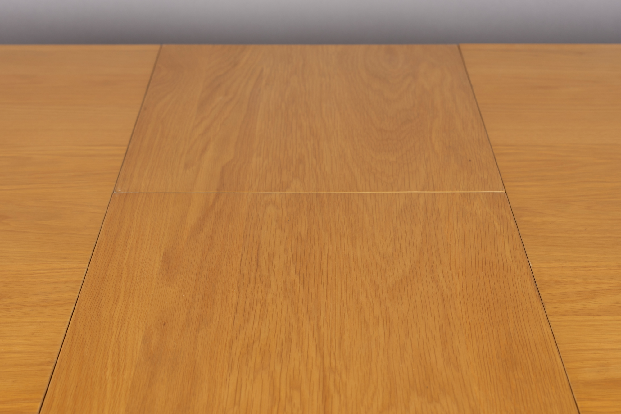 Eettafel Barlet ovaal uitschuifbaar eiken 200-240 X 90 cm