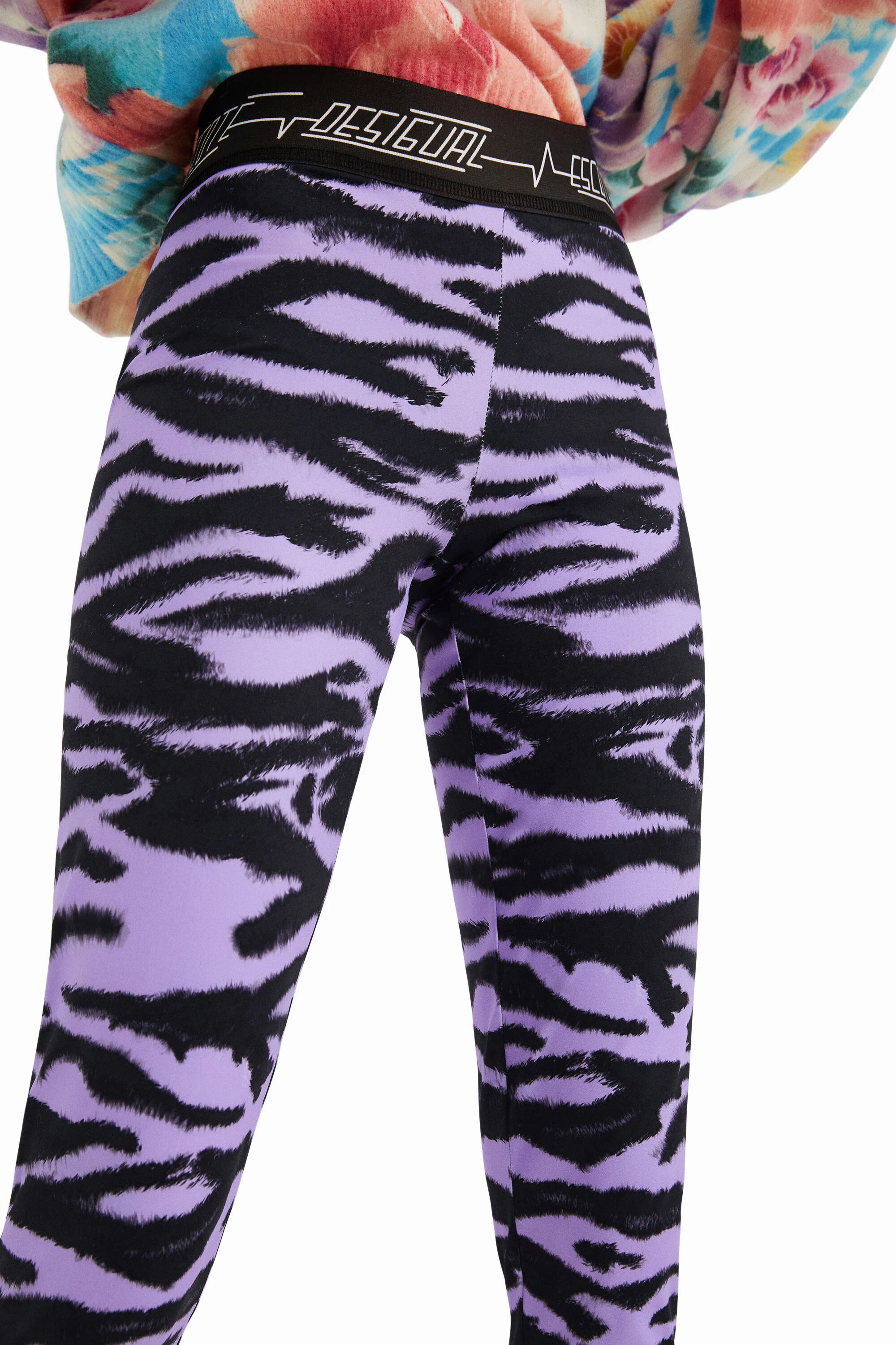 Legging justa com estampa animal