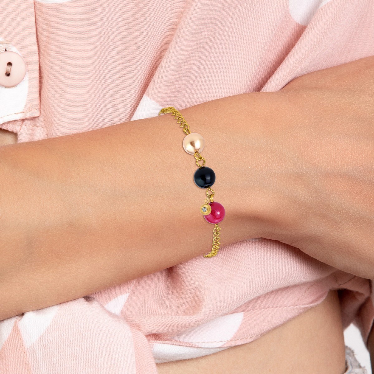 Bracelet décoré de perles par SC Bohème et orné d'un véritable diamant blanc