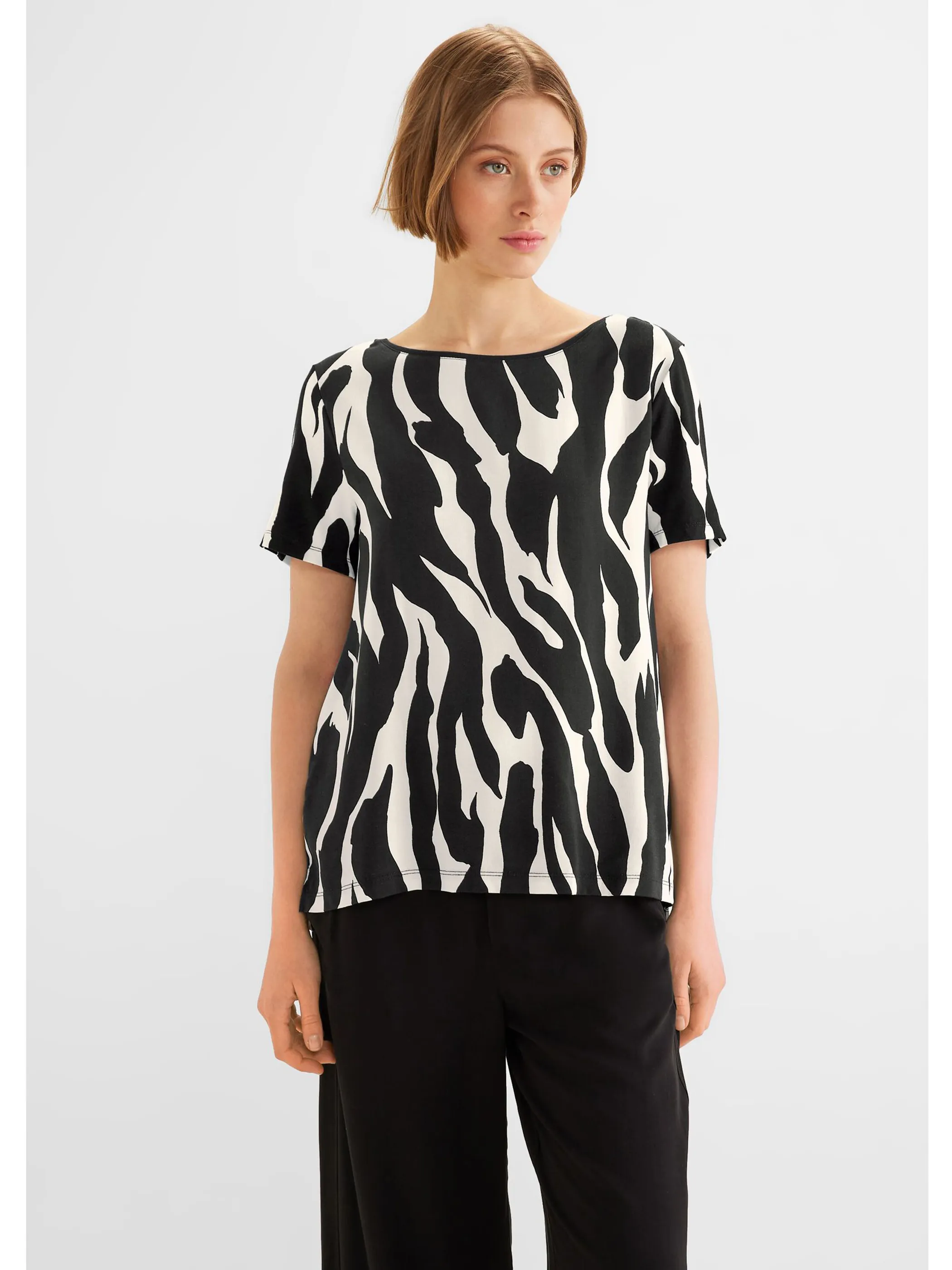 Damen Shirt im abstrakten Dessin