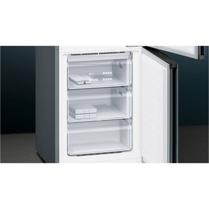 Siemens Kühl-Gefrierkombination iQ300 KG39NEXEB Black Steel