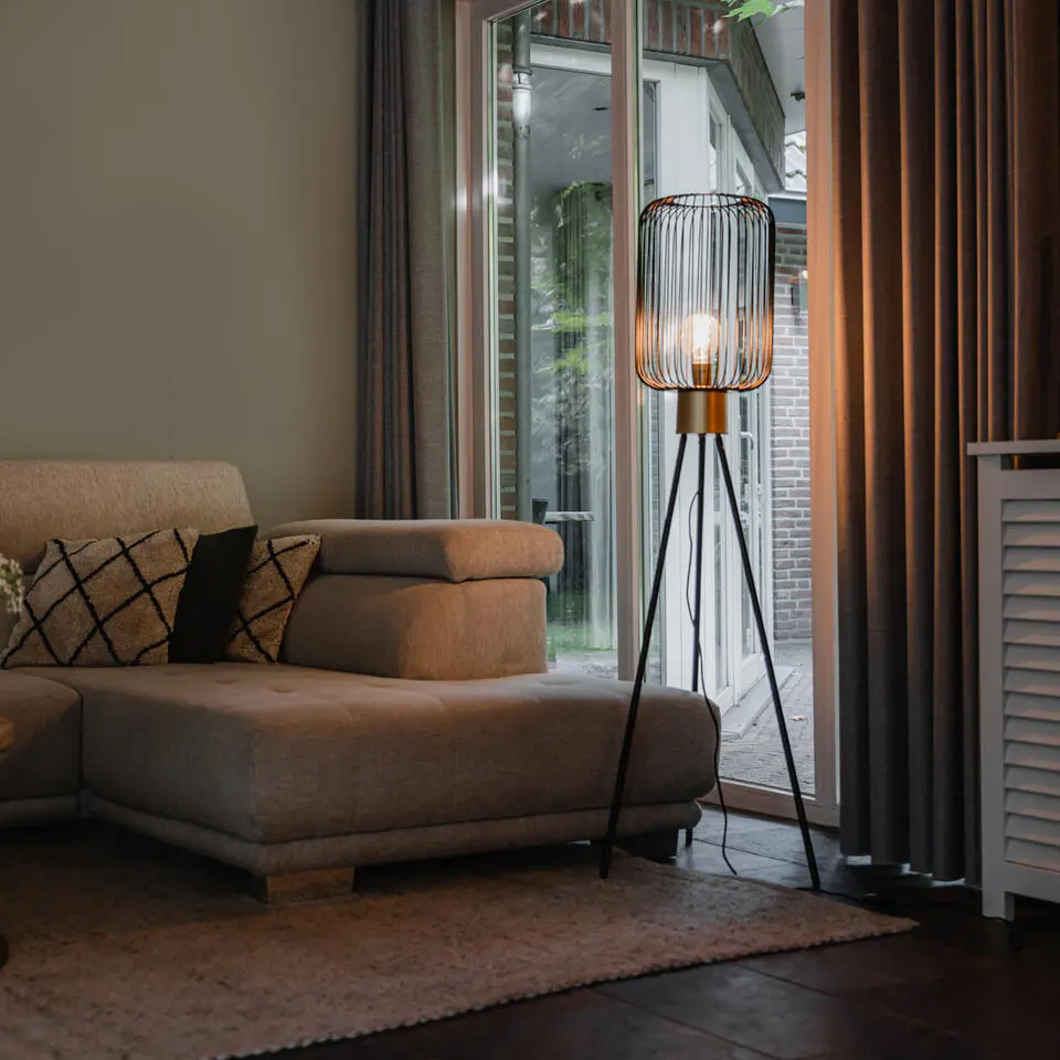 Qazqa vloerlampen mayelle zwart e27