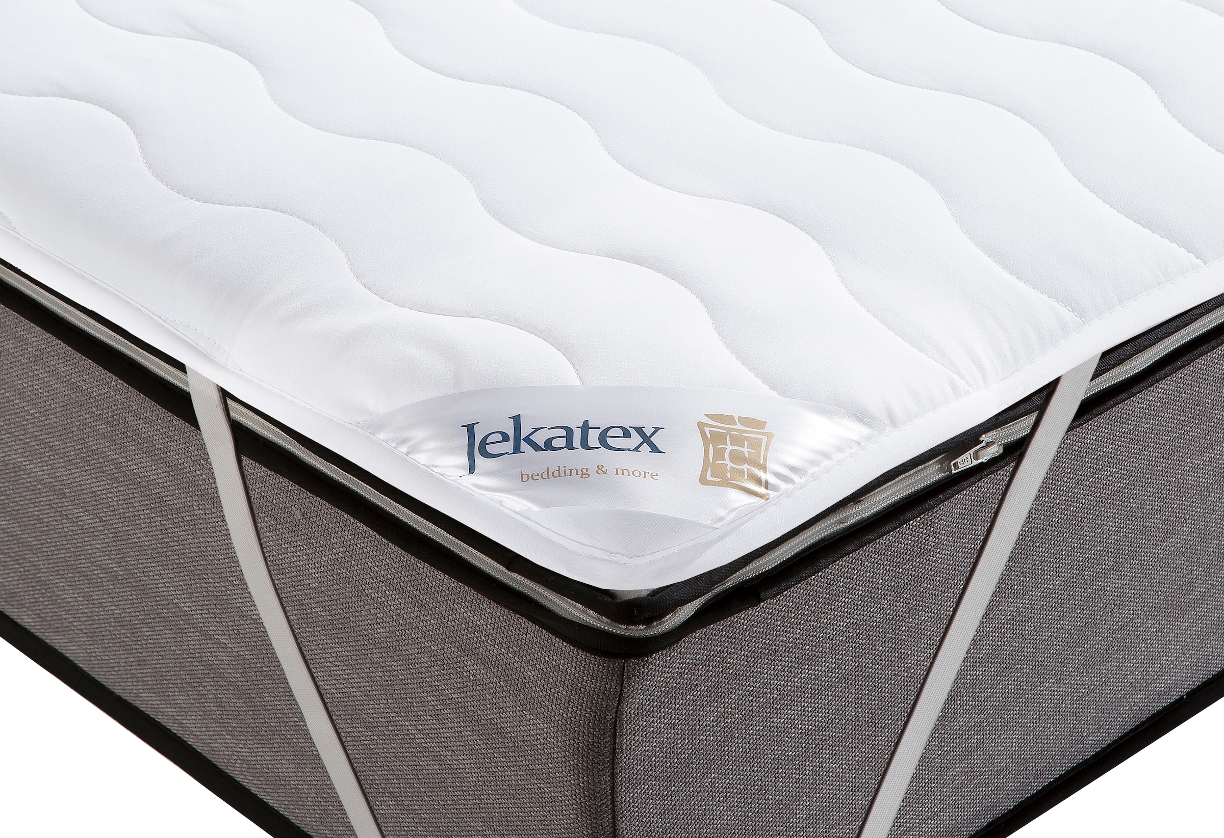 Jekatex Matratzenauflage »Denver Matratzenauflage mit praktischen Eckgummis, verschiedene Grössen« sorgt für einen erholsamen Schlaf und für anspruchsvolle Hygiene!