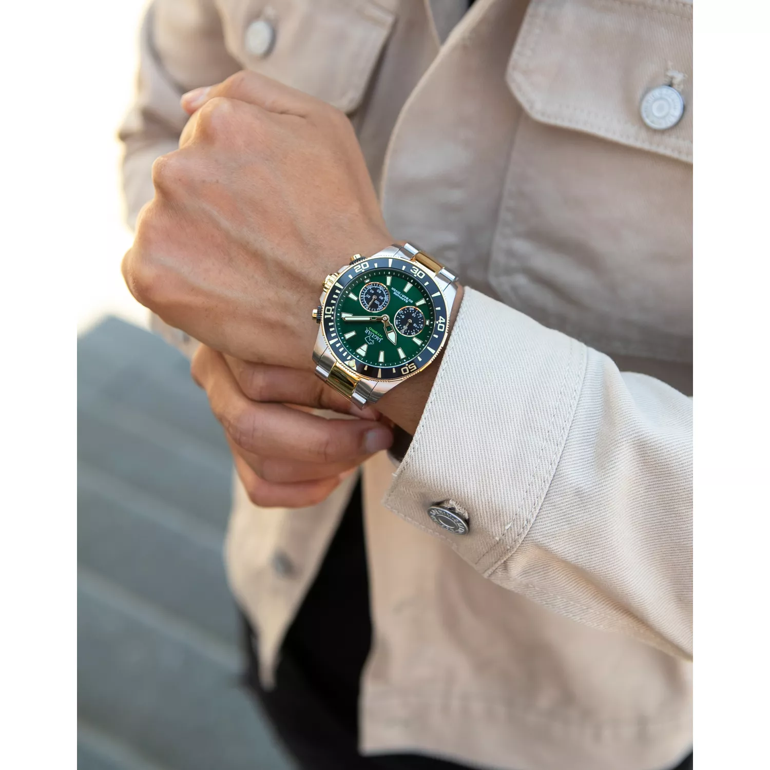 Jaguar Connected Diver J889/3