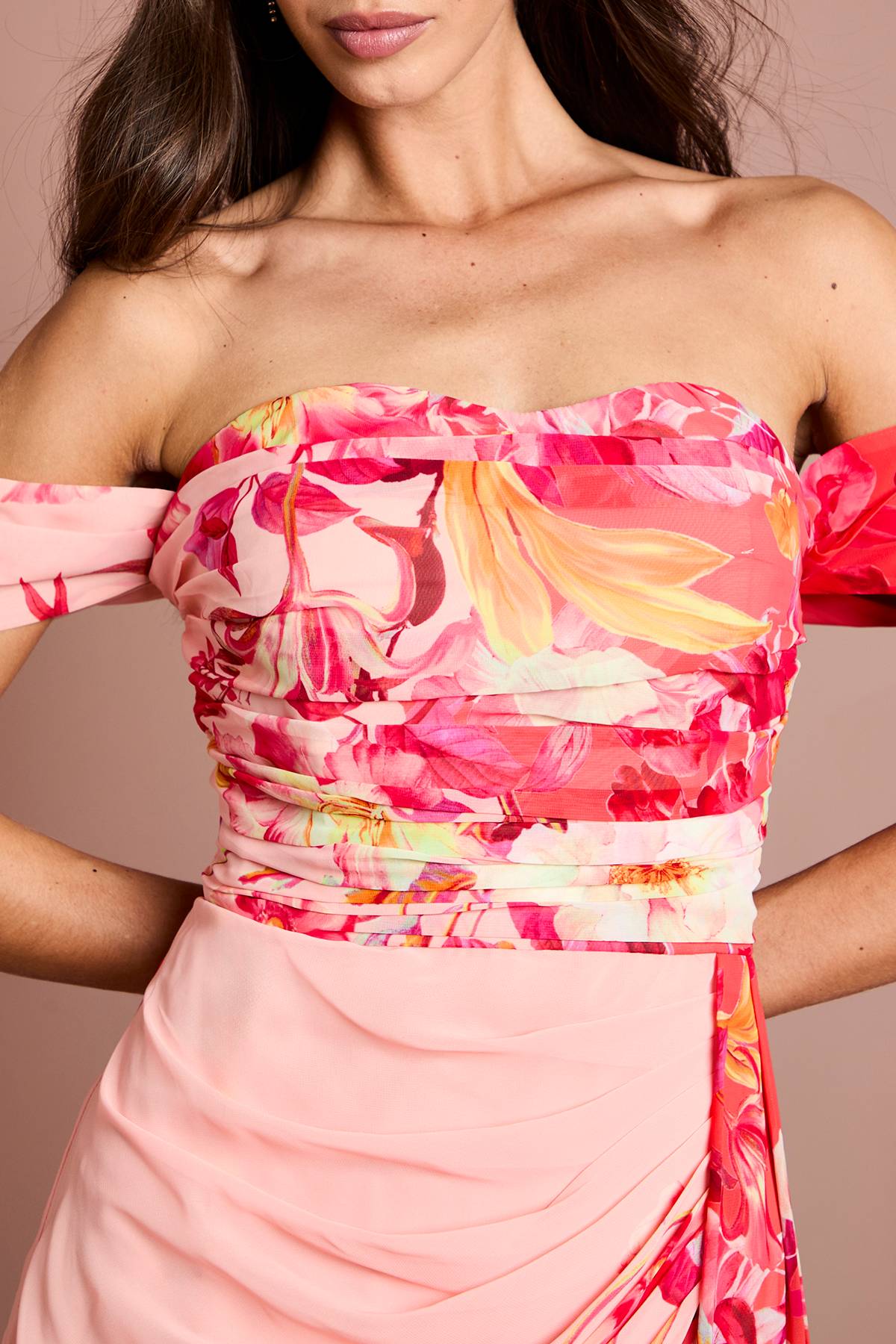 Coast Robe En Mousseline Drapée À Imprimé Fleuri Et Épaules Dénudées