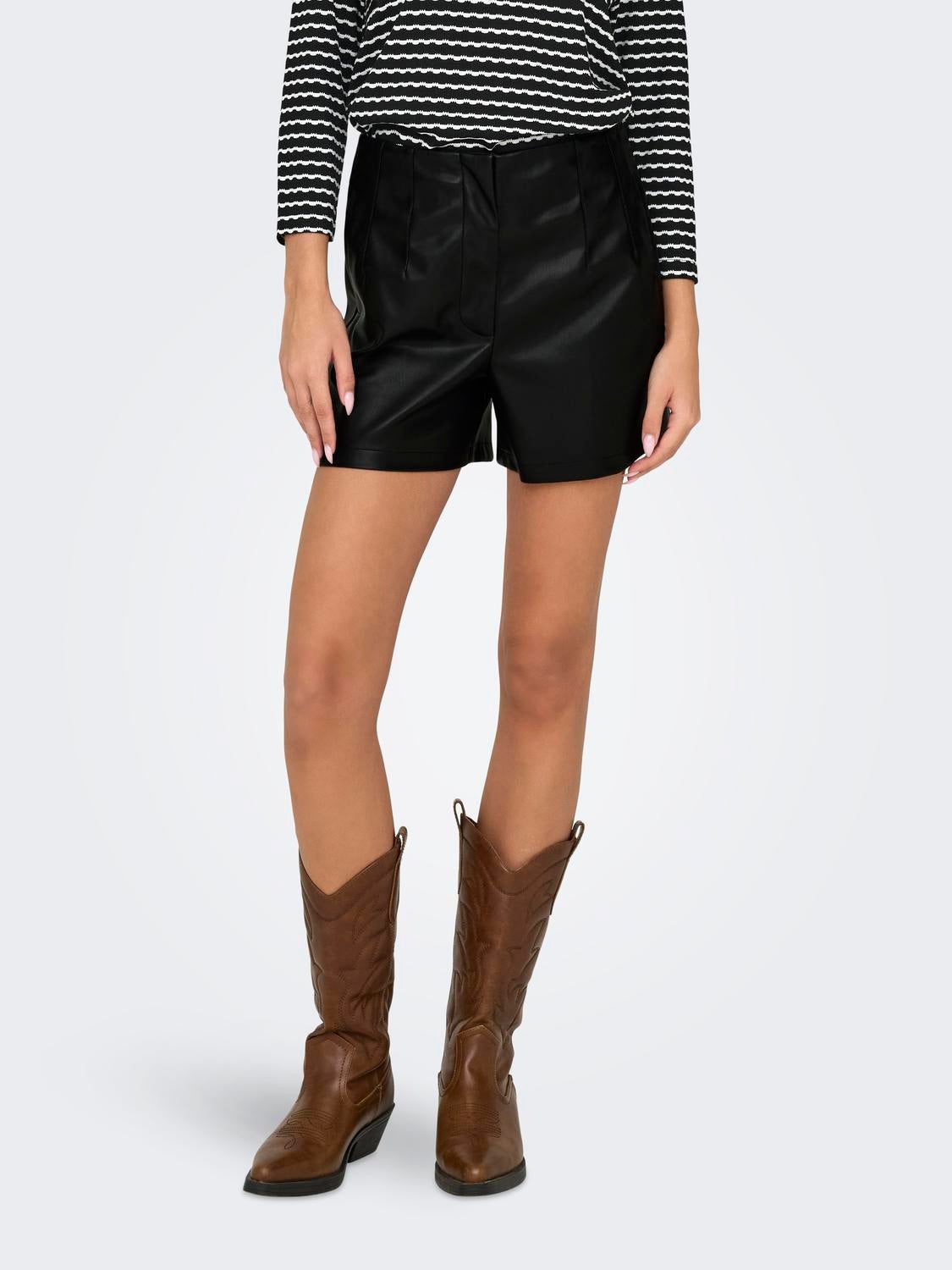 ONLRAVEN-HERO Hohe Taille Normal geschnitten Shorts Black