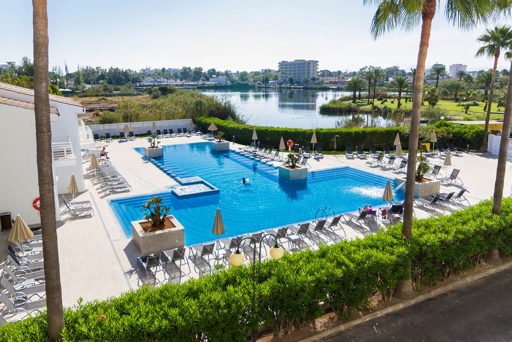 Eix Lagotel Holiday Resort Logies en ontbijt - Aparthotel