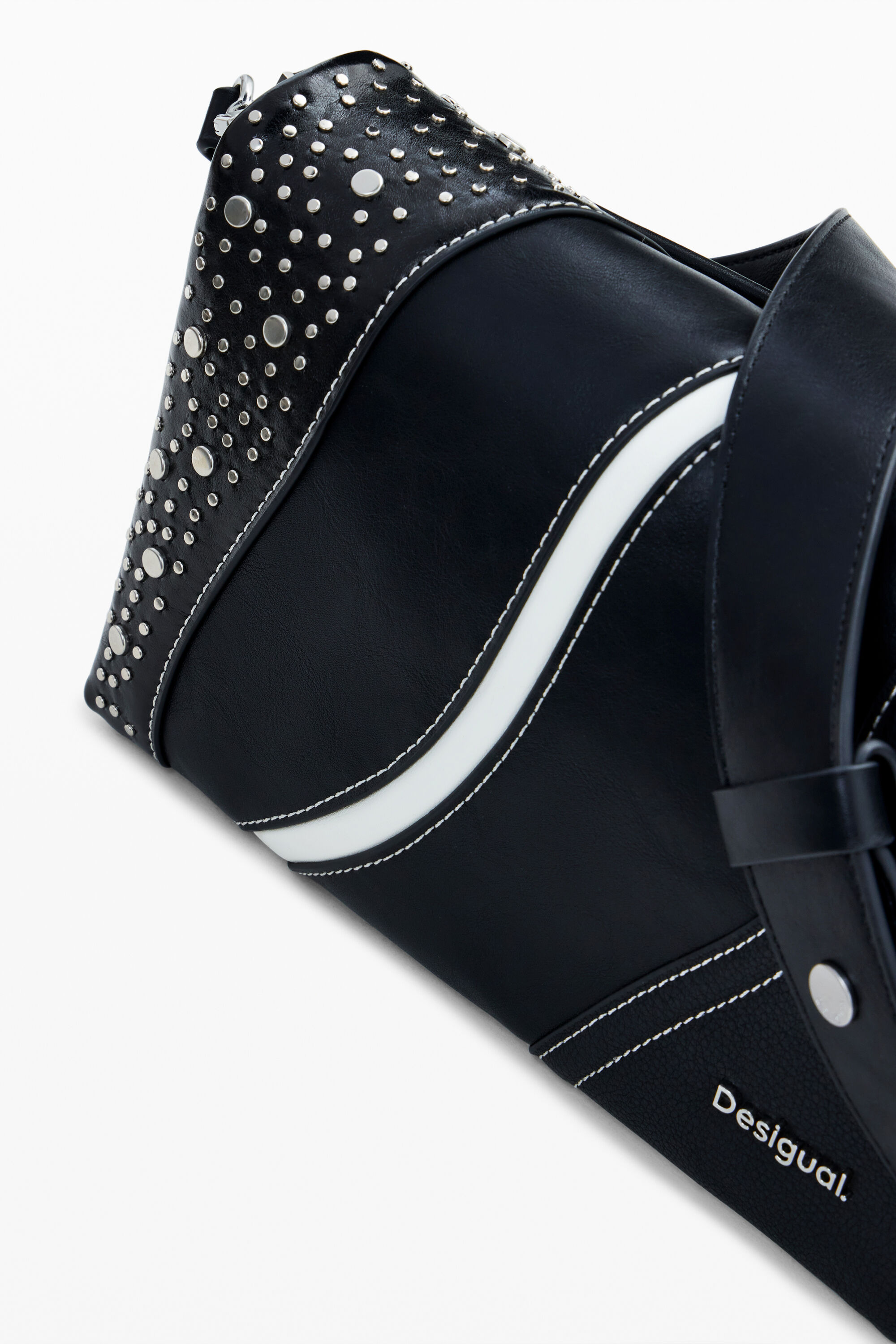 Bolsa de ombro com tachas S