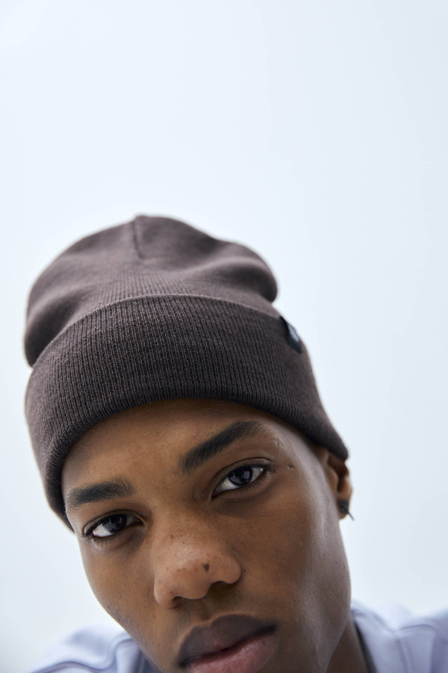 Gorro de tricô básico - marrom escuro