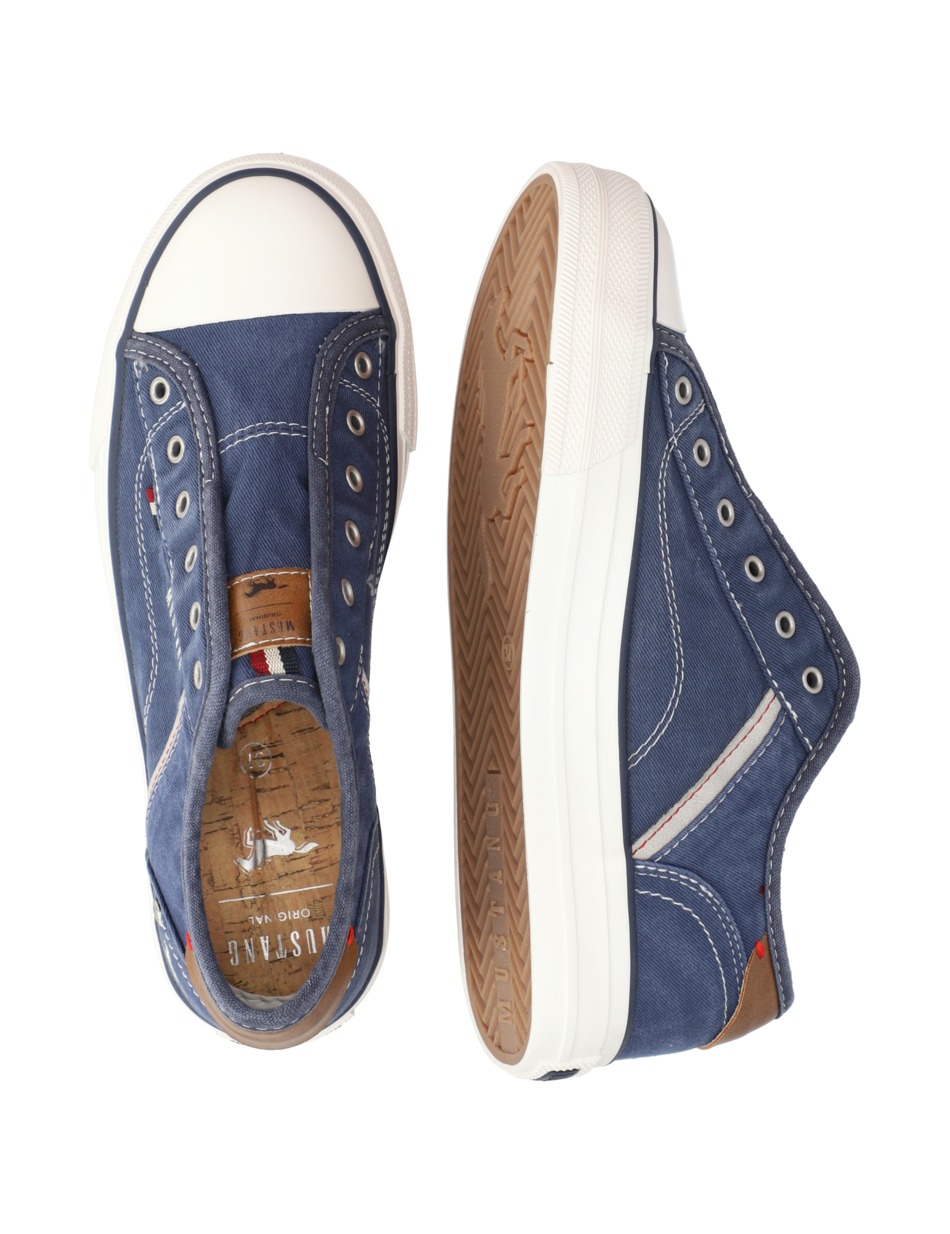 Canvas Sneaker