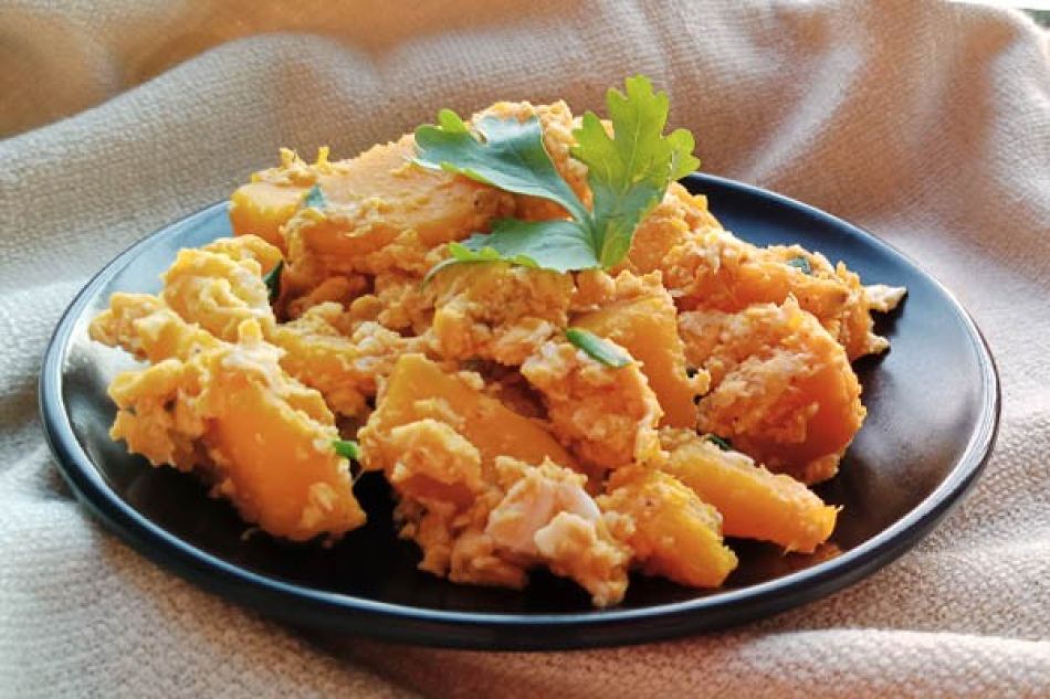 Zoete aardappelfriet met gezouten eidooiers