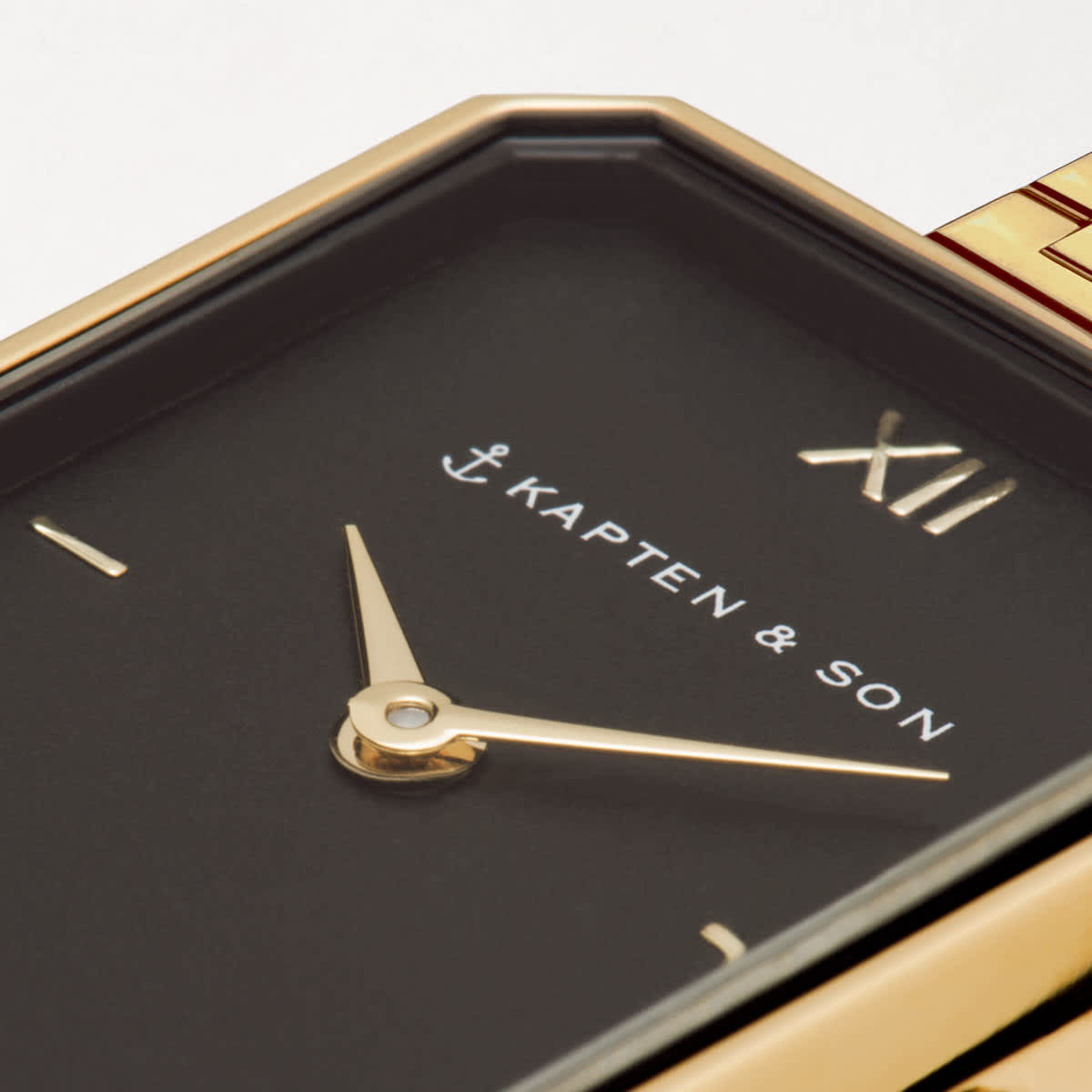Grace Gold Black Steel