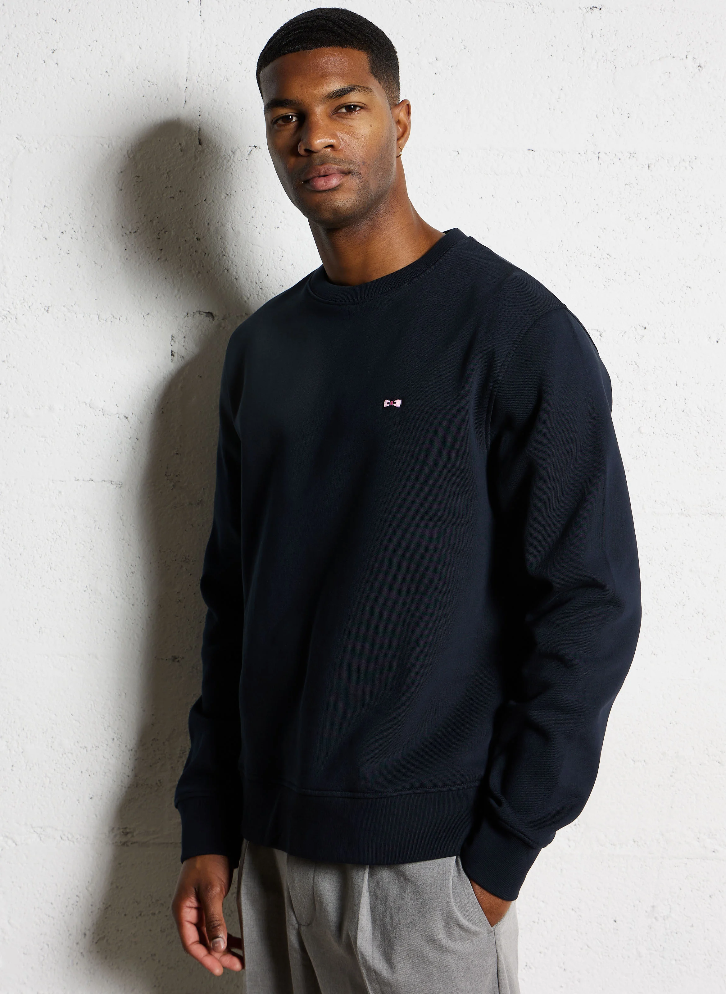 Sweat droit col rond brodé en coton | Bleu