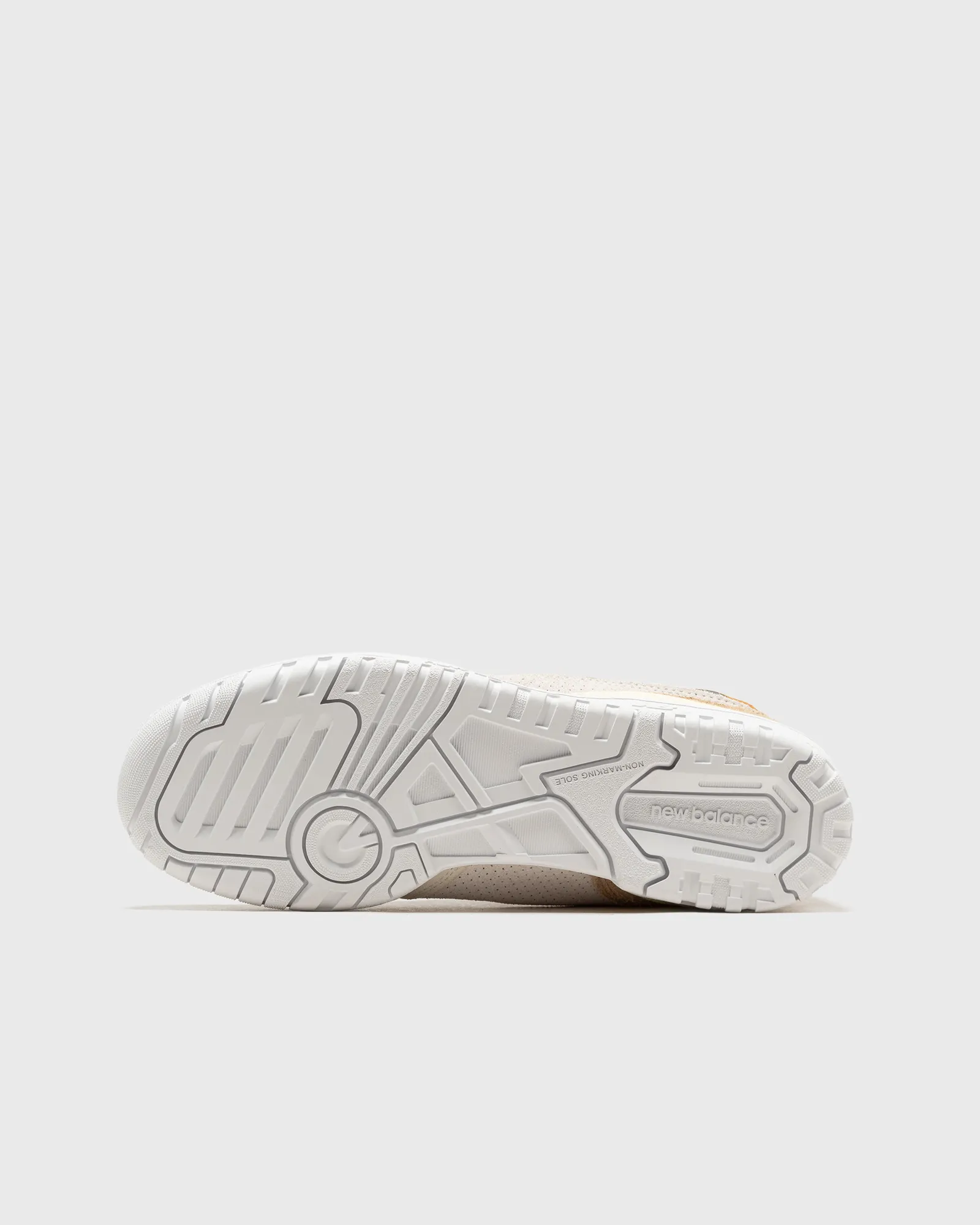 New Balance WMNS 550
