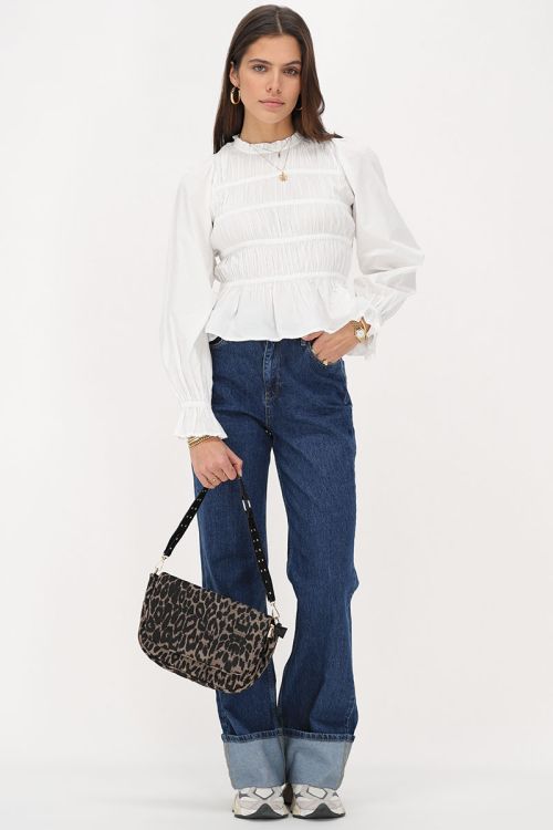 Witte getailleerde blouse met pofmouwen