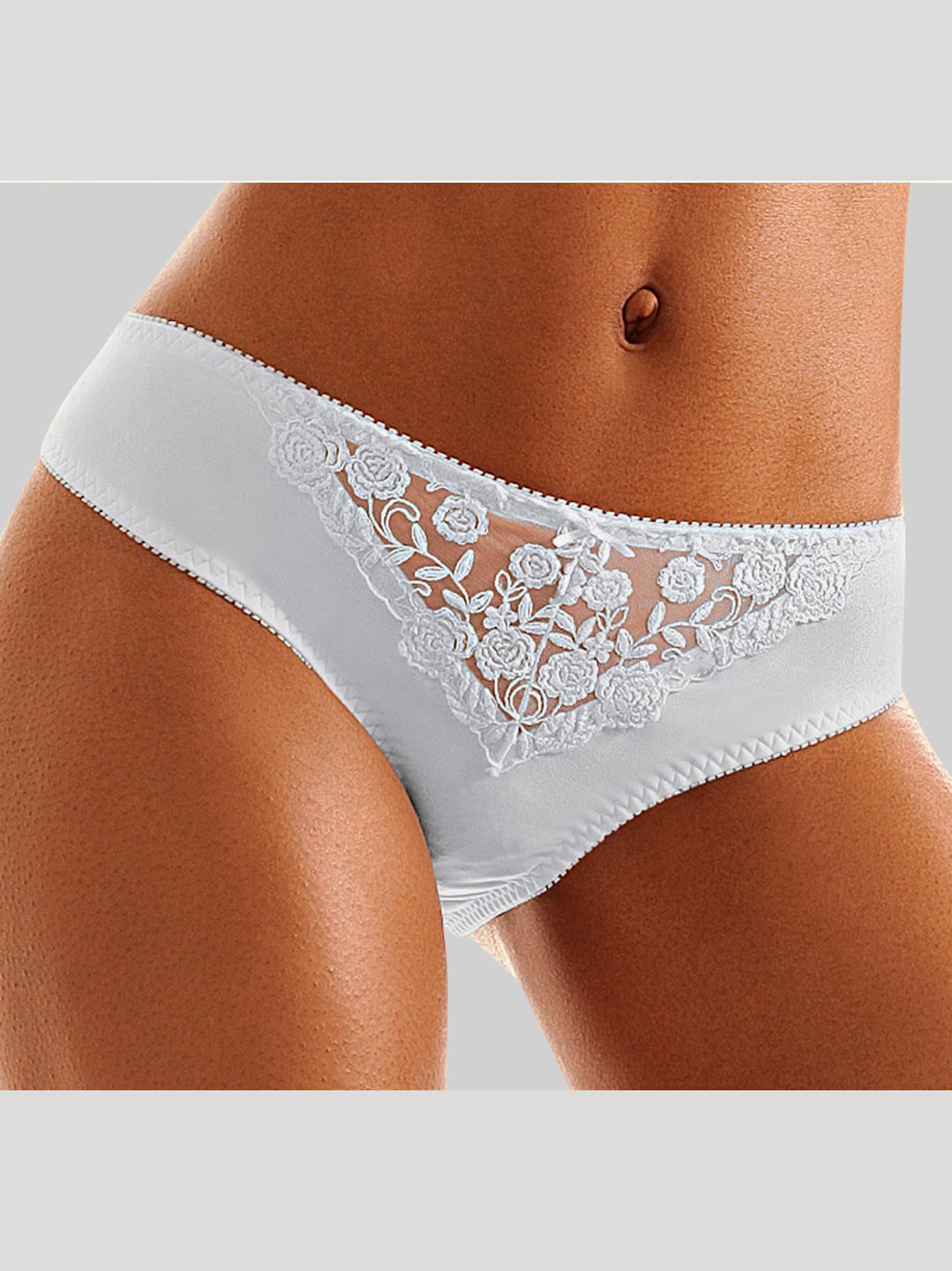 Slip avec dentelle brodée