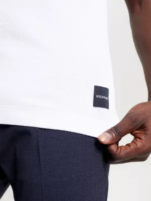 Camiseta Slim Fit Piquet com Estampa de Favo de Mel