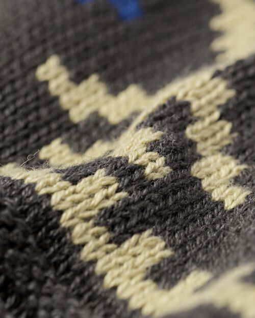 pull en maille nordique graphique gris foncé
