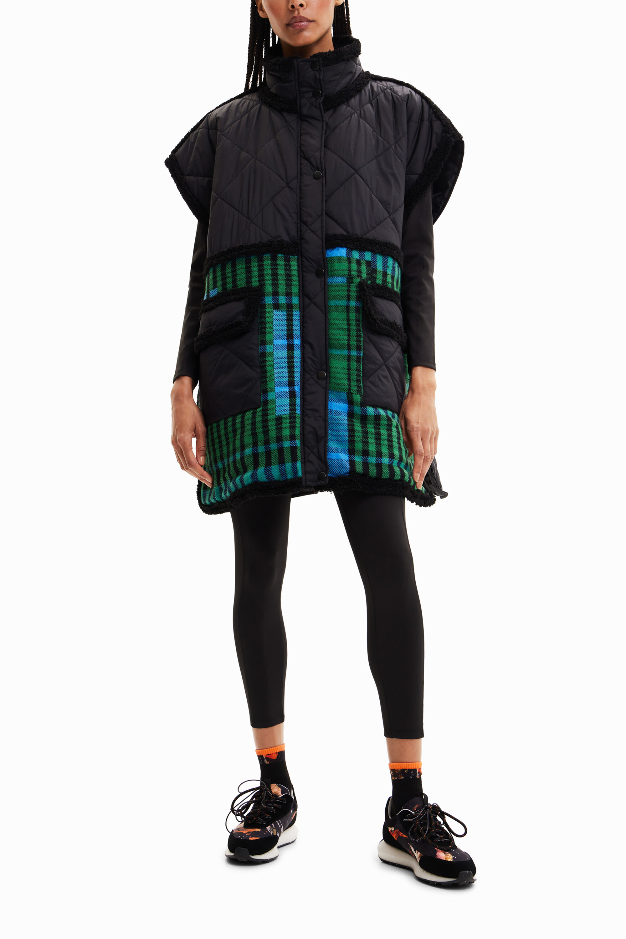 Poncho multifuncional com patches