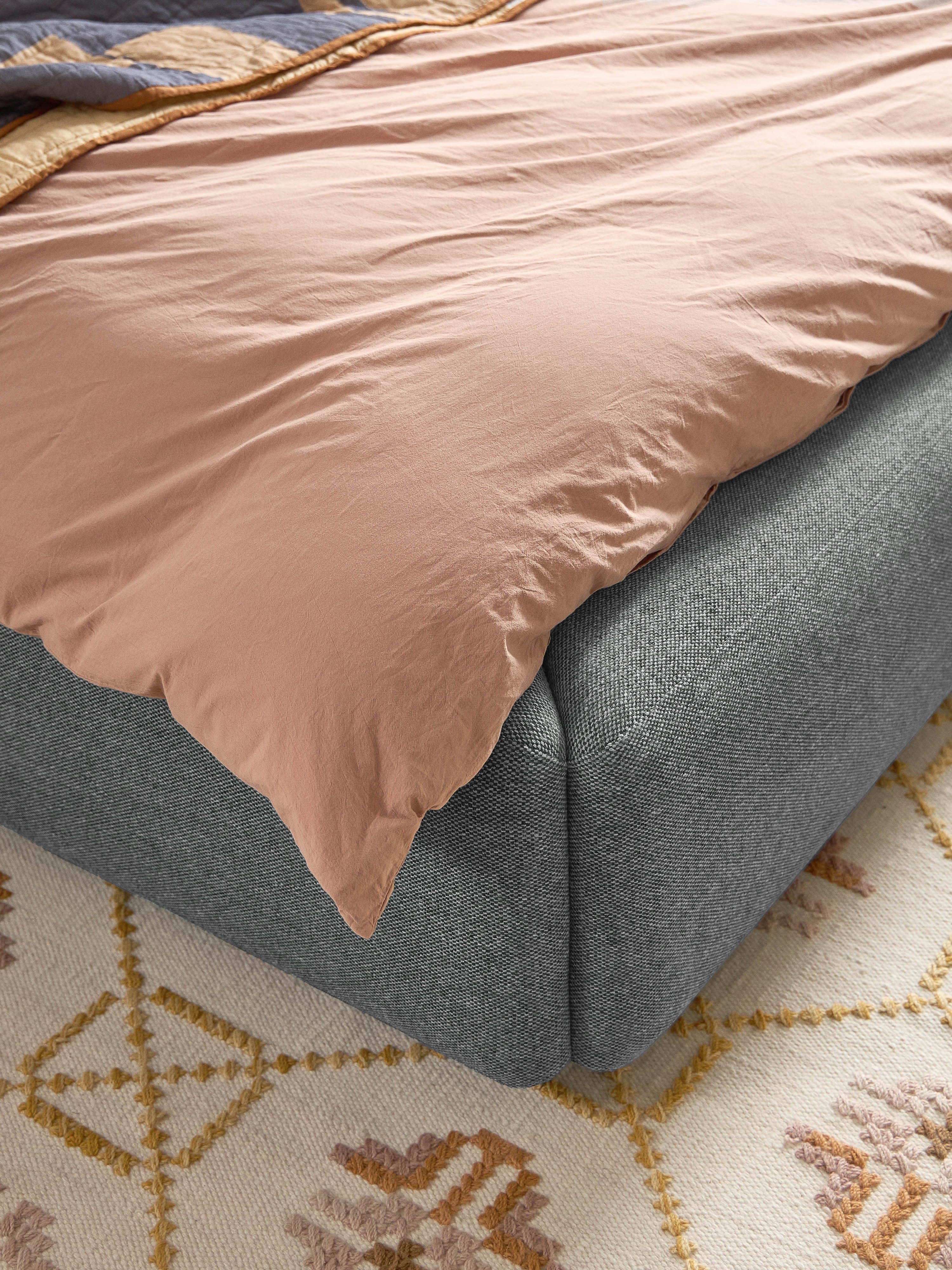 Gestoffeerd bed Melva met opbergruimte