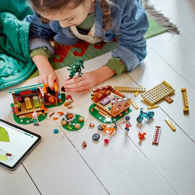 LEGO Friends 42624 Koselige hytter på ferieleir