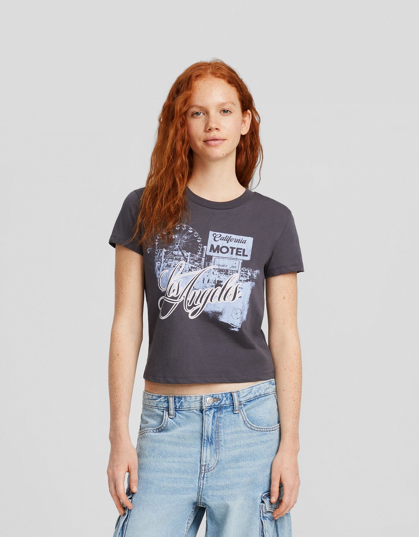 Camiseta de manga curta com estampa e modelagem regular