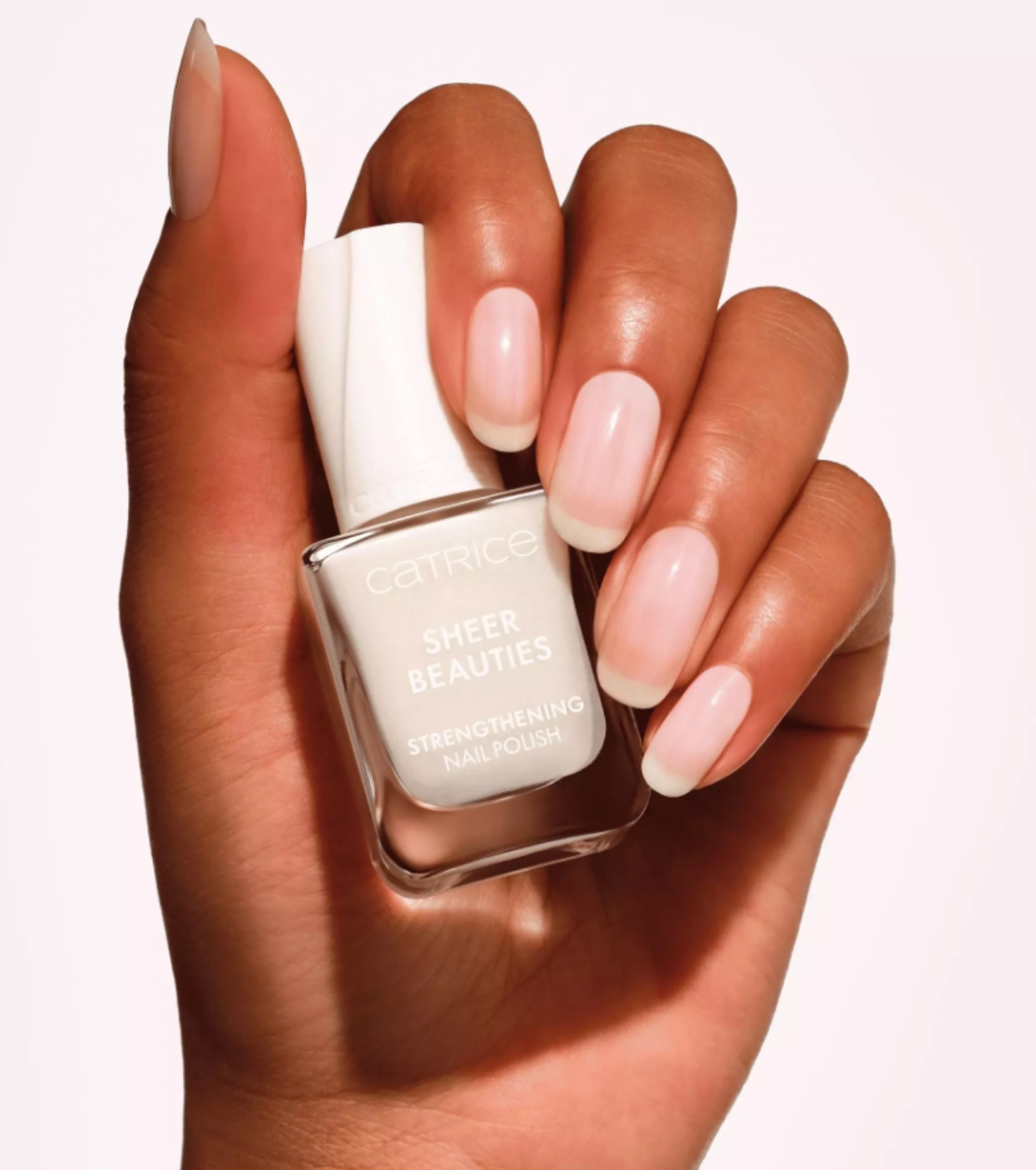 Catrice - Esmalte fortalecedor Sheer Beauties - 010: Milky Not Guilty