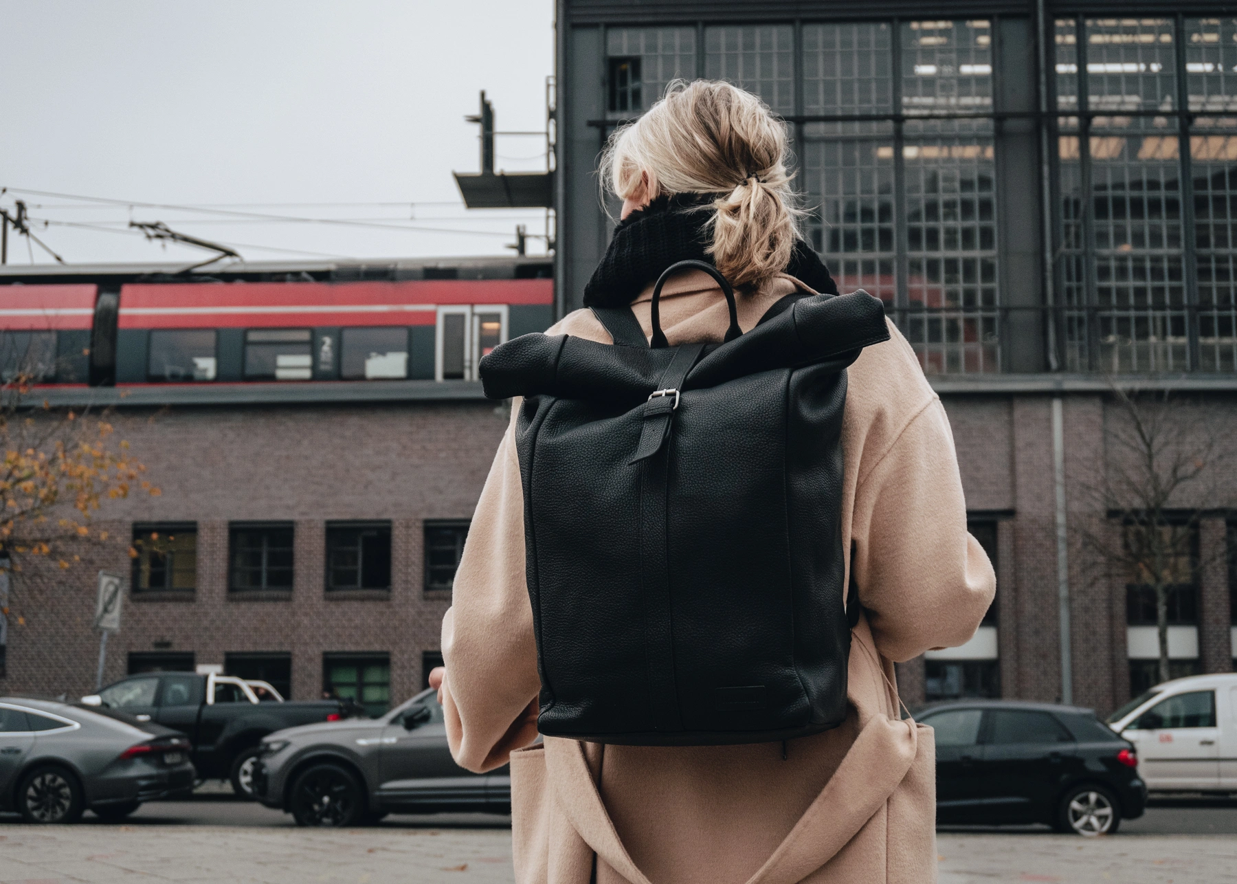 Fitz & Huxley Leder-Rucksack EMISSARY 21, schwarz