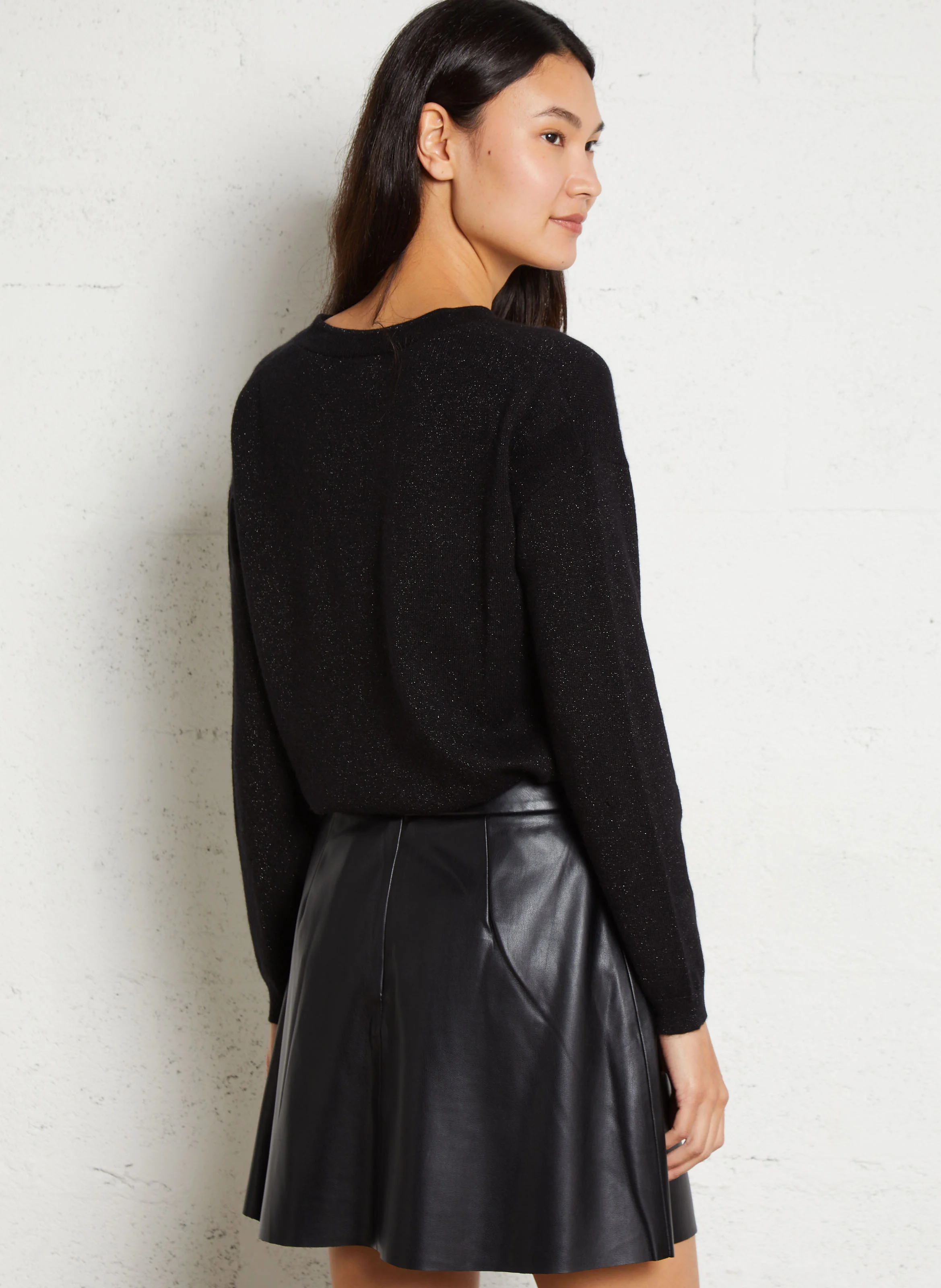 ADELIE BIS - Pull droit col V en cachemire mélangé | Noir
