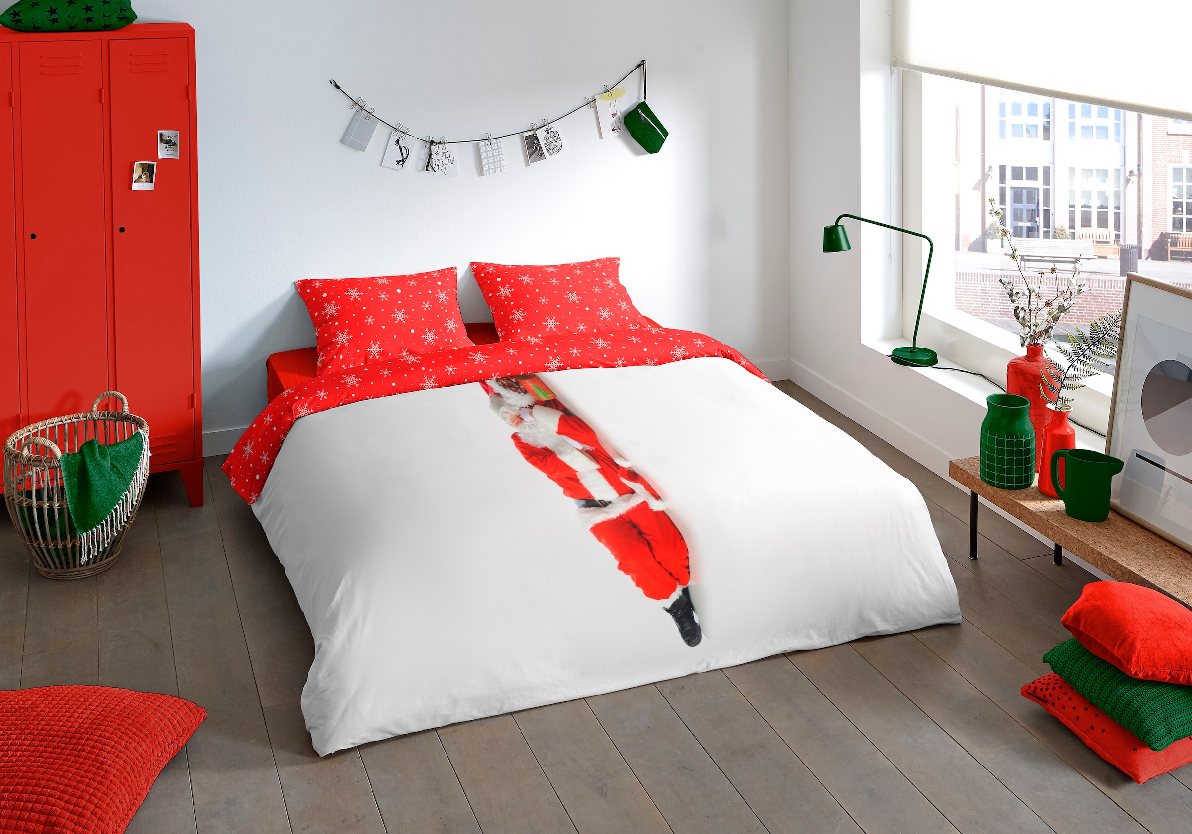 PURE luxury collection Wendebettwäsche »Santa« 2 Stk. tlg. Mikrofaser, 135x200, 2 Teilig, Reissverschluss, Wendeoptik, Weihnachten