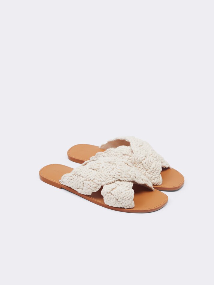 Sandália trançada com tiras cruzadas - Branco-creme