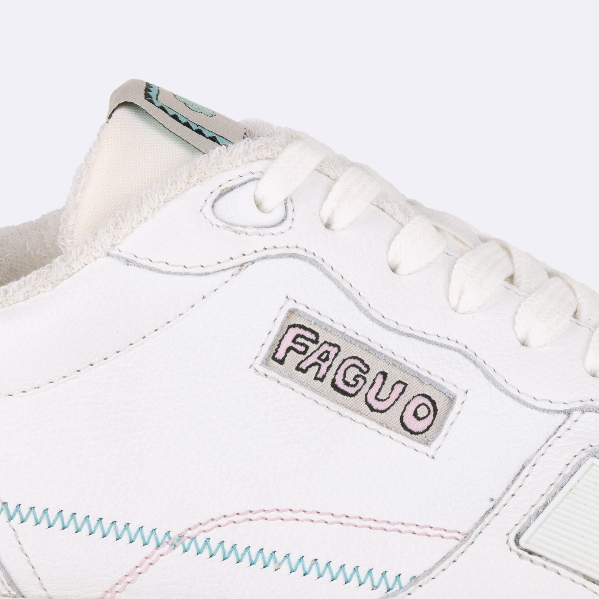 Baskets blanches & roses cuire et suède - modèle Commute 1