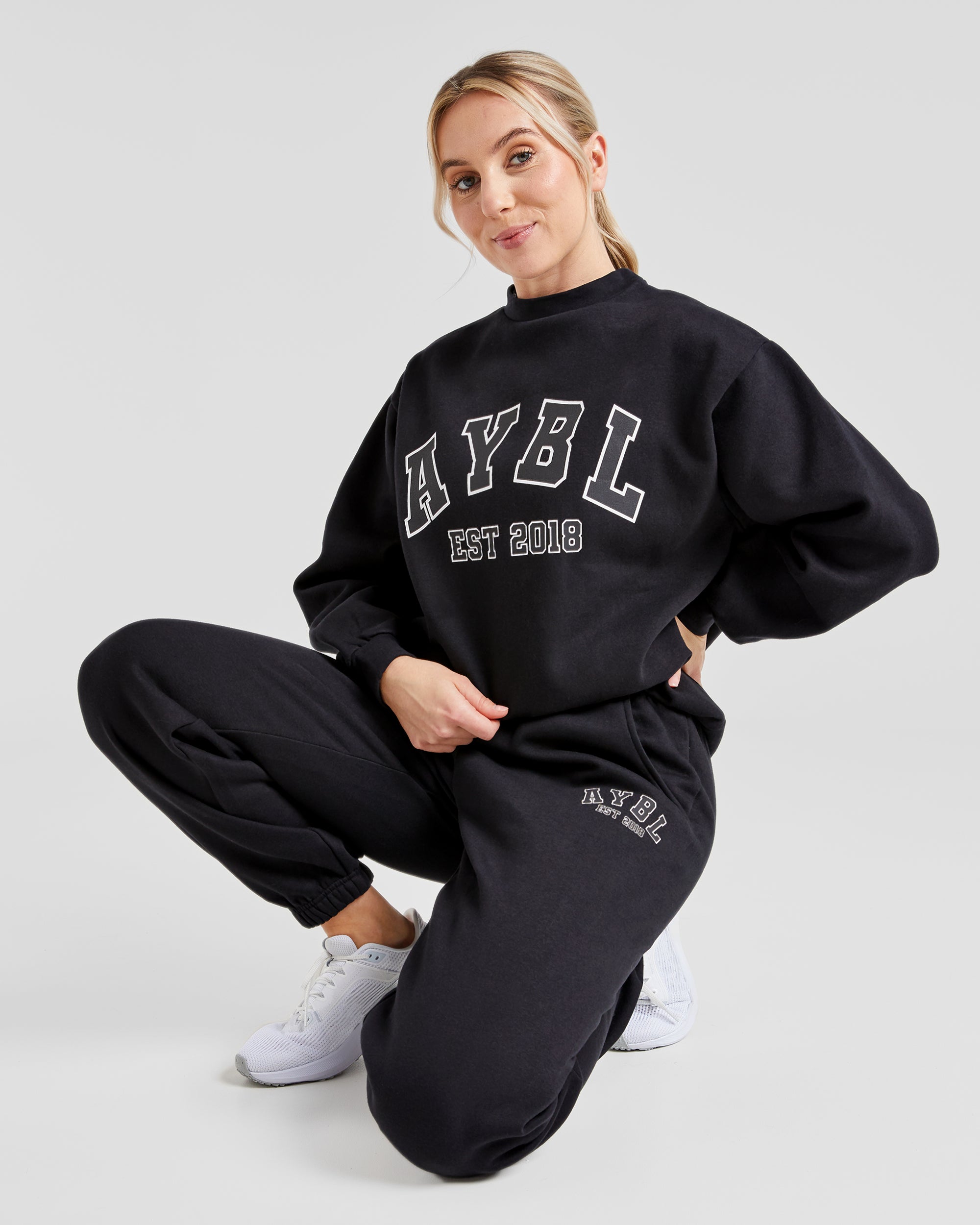 Varsity Graphic Oversized Sweatshirt