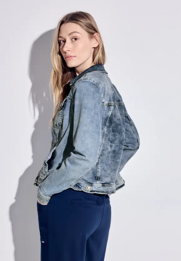 Hellblaue Jeansjacke - light blue washed